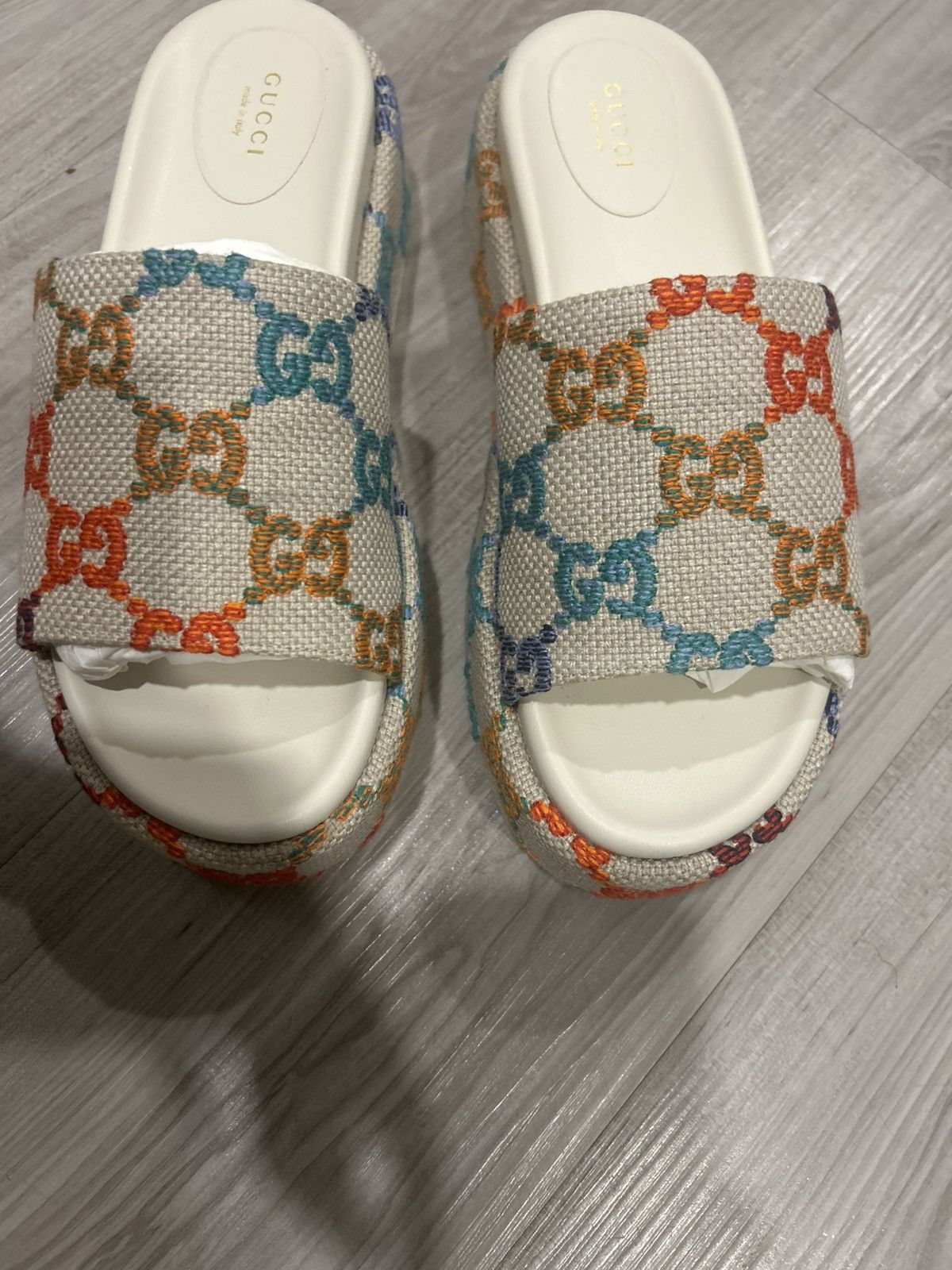 Gucci Gucci Colorful Logo Sandals Size US 10 / IT 40 - 1 Thumbnail