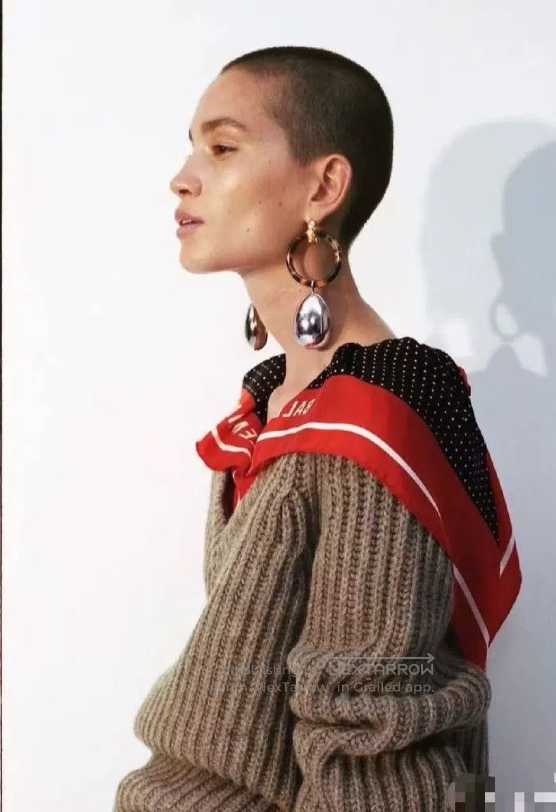 Balenciaga Balenciaga Scarf Logo Collar Knit Sweater Size XS / US 0-2 / IT 36-38 - 7 Thumbnail