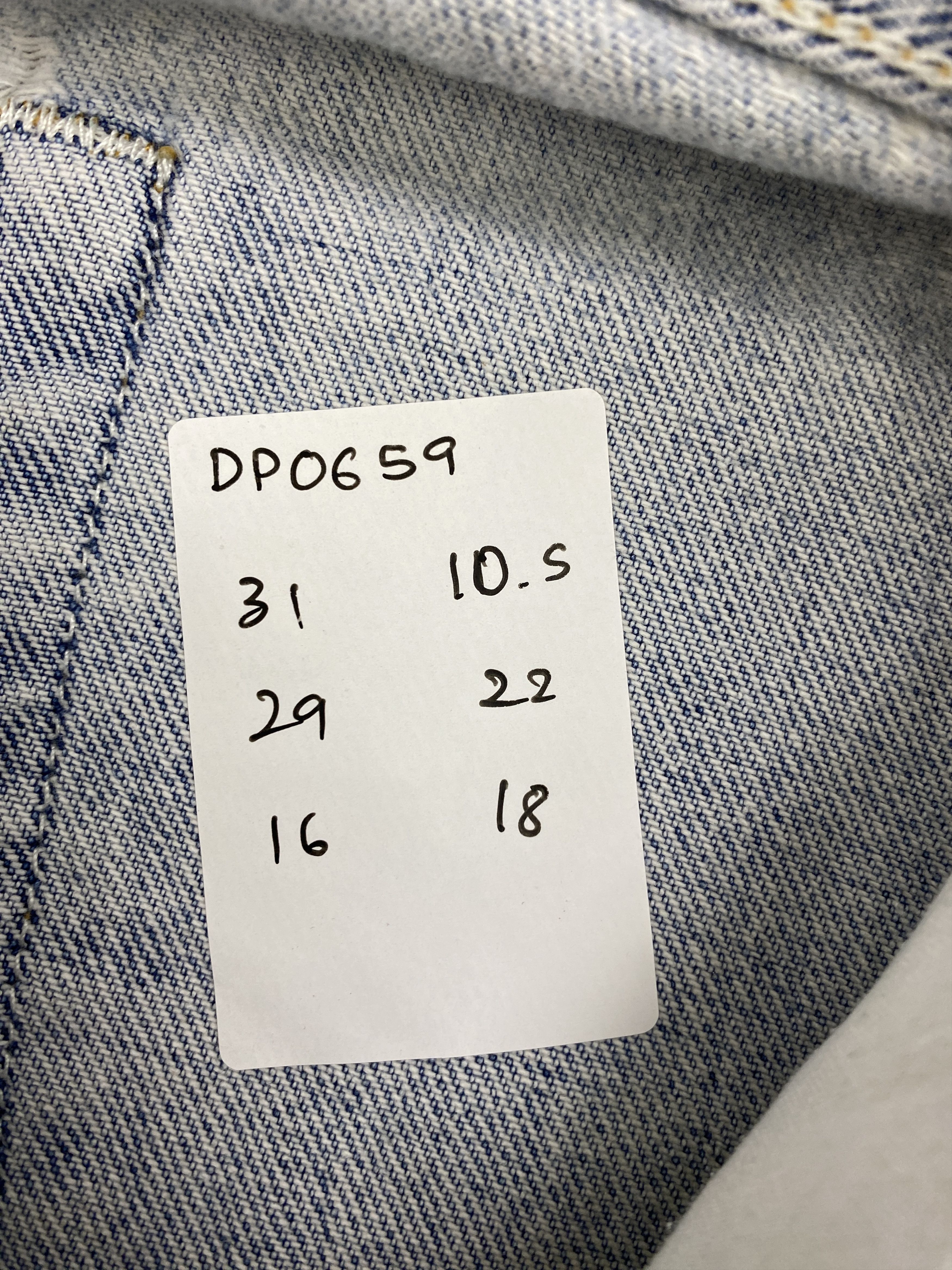Levi's × Vintage Distressed Vintage Levis 550 Light Blue Washed Jeans Size US 31 - 20 Thumbnail