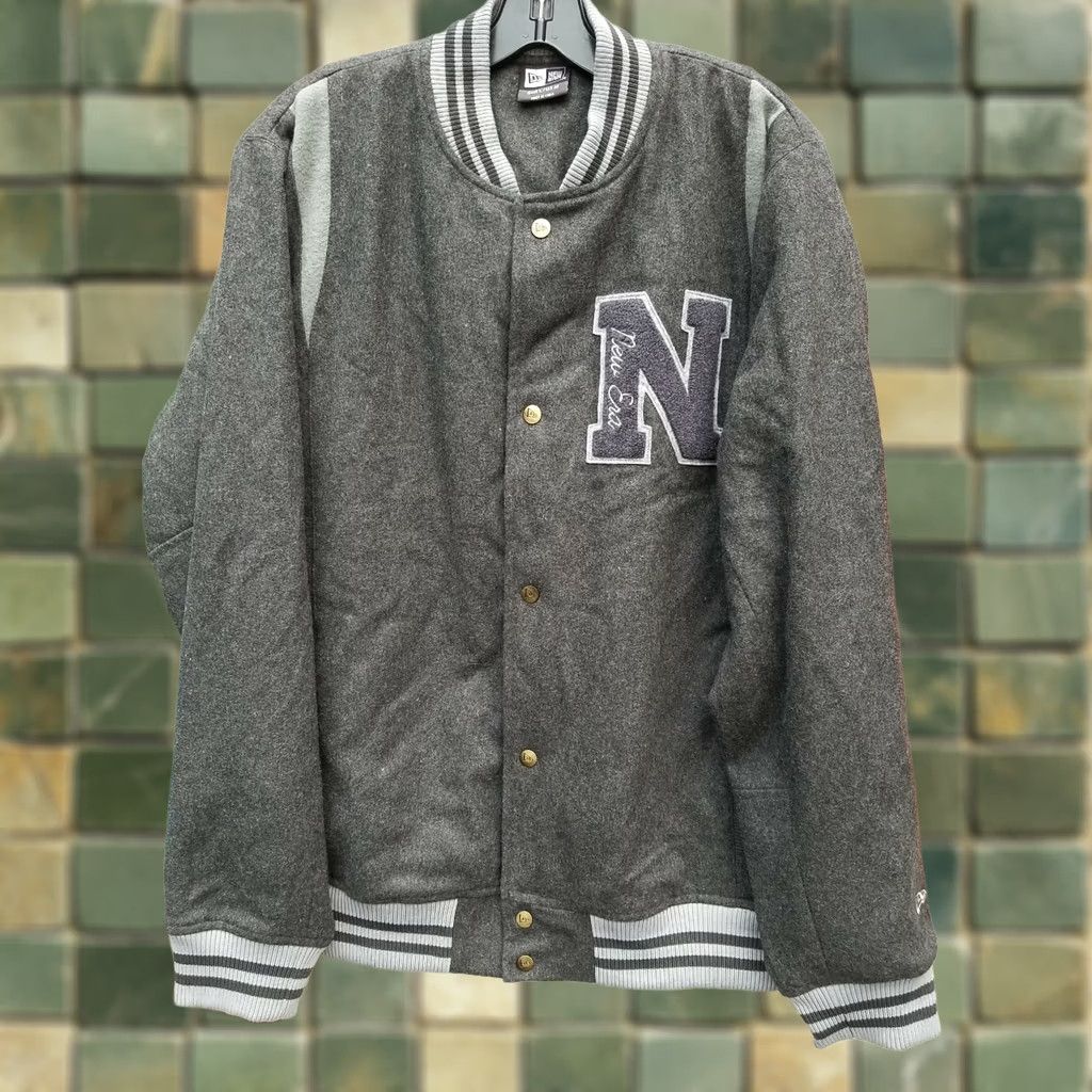 New Era VINTAGE New Era Branded Varsity Wool Jacket Shirt Mens L Gray 24 Chest 28 Length Wool Blend Varsity/Baseball 100% Authentic RETAIL 50 Size US L / EU 52-54 / 3 - 1 Thumbnail