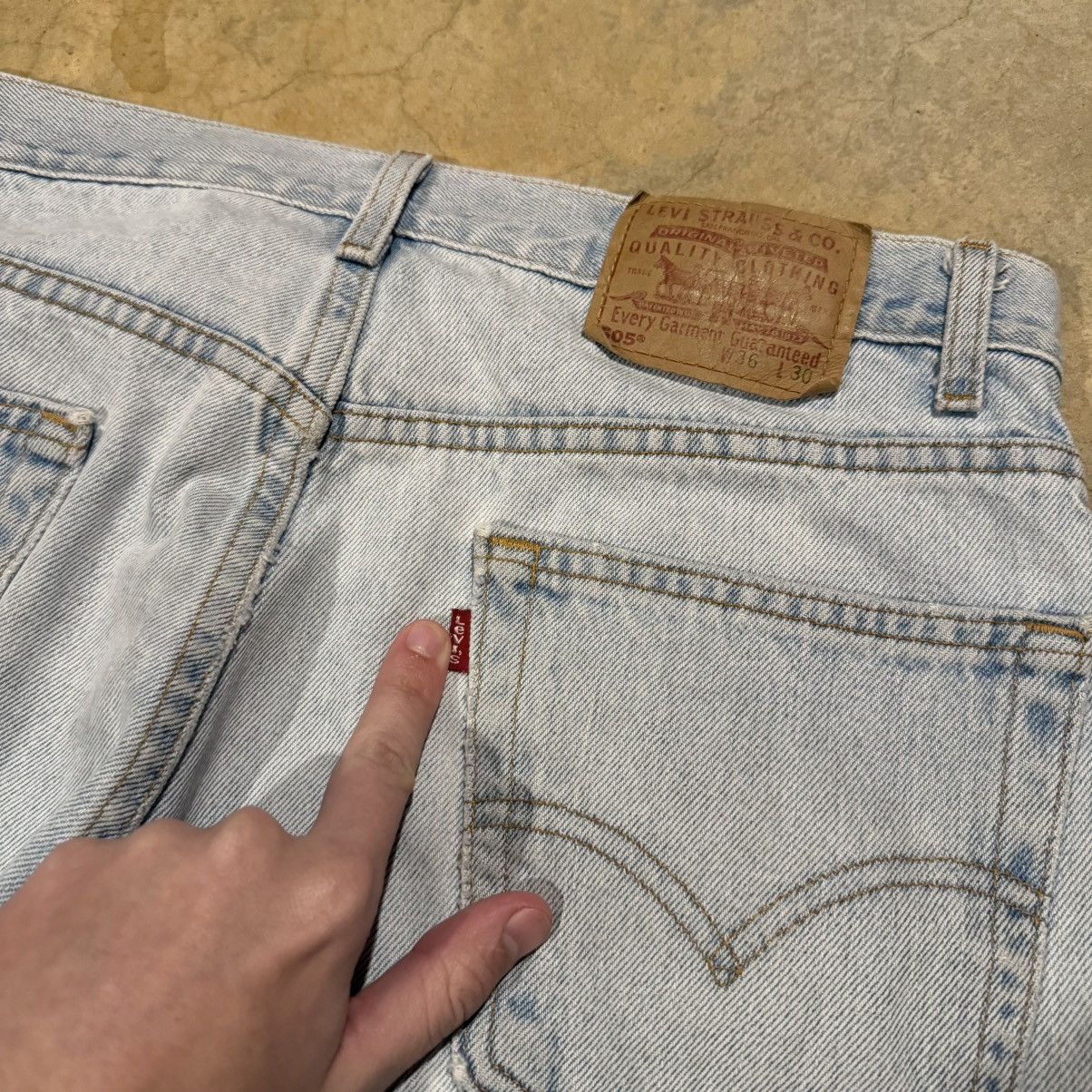 Levi's Vtg 1990s Levi’s 505 Faded Distressed Jeans USA Grunge ERD Size US 35 - 11 Thumbnail