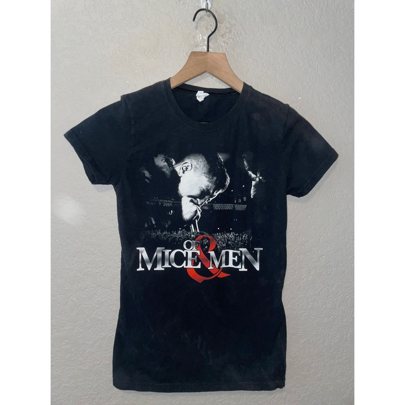 The Unbranded Brand Women's Of Mice & Men Band Tour Concert Music Shirt Women M Size M / US 6-8 / IT 42-44 - 1 Thumbnail