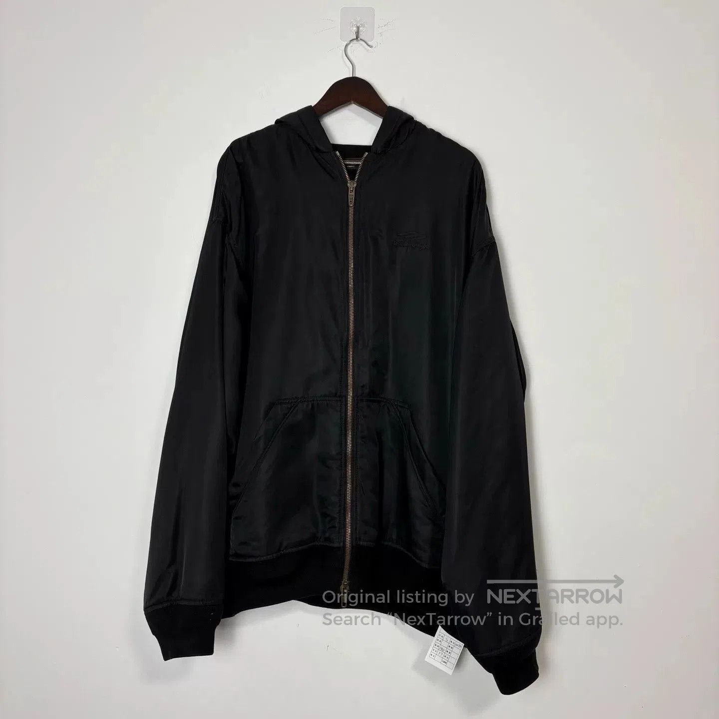 Balenciaga Balenciaga 3B Embroidered Tech Bomber Jacket. Size US S / EU 44-46 / 1 - 1 Thumbnail