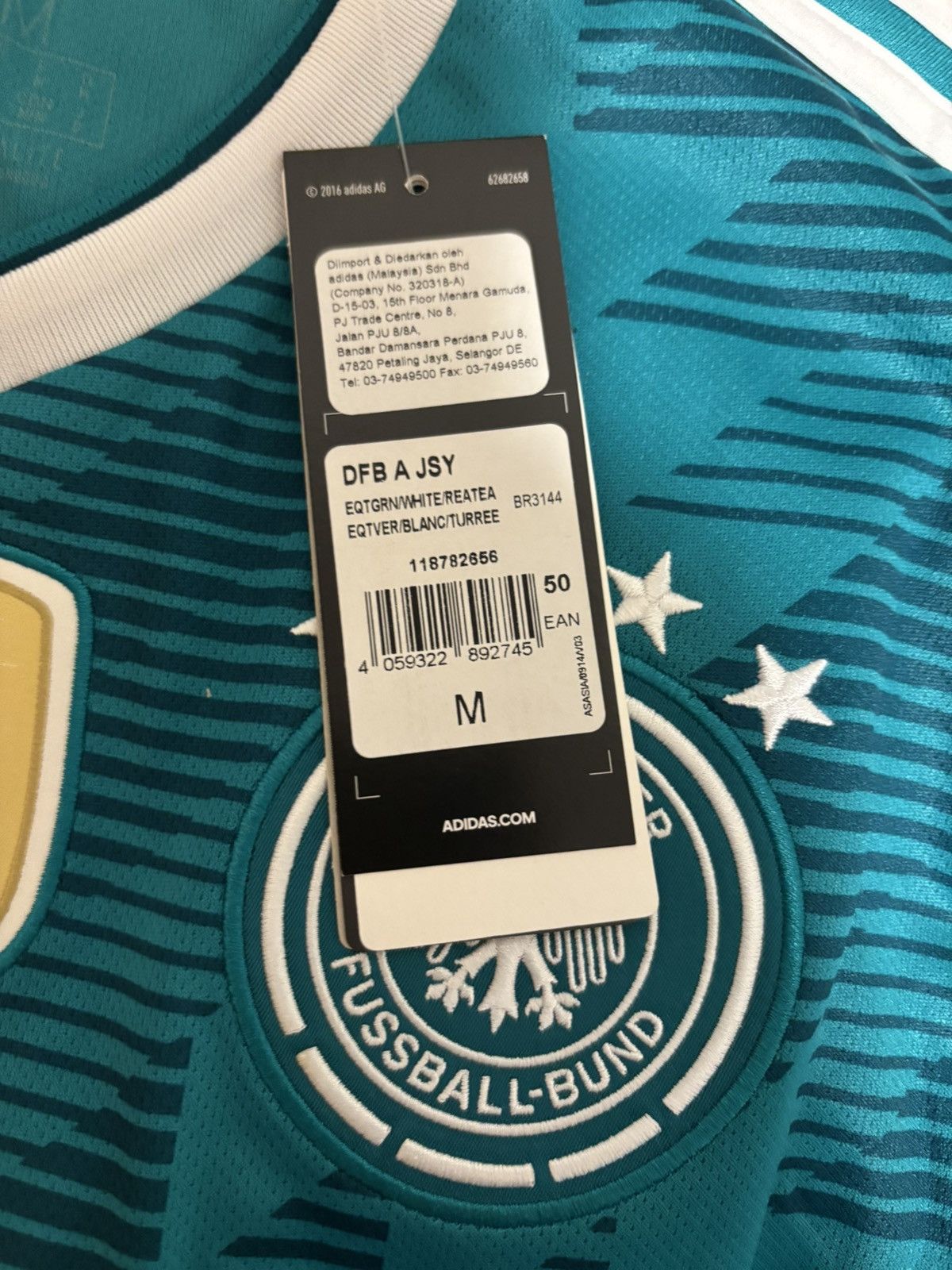 Adidas Germany 2018 away signed ozil shirt with autograph Size US M / EU 48-50 / 2 - 3 Thumbnail