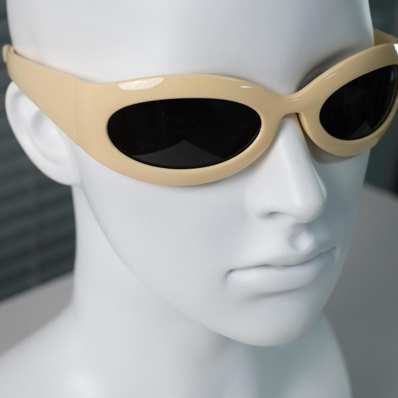 Japanese Brand Vtg Y2K Avant Garde Sunglasses Cream Unisex One Size Size ONE SIZE - 2 Thumbnail