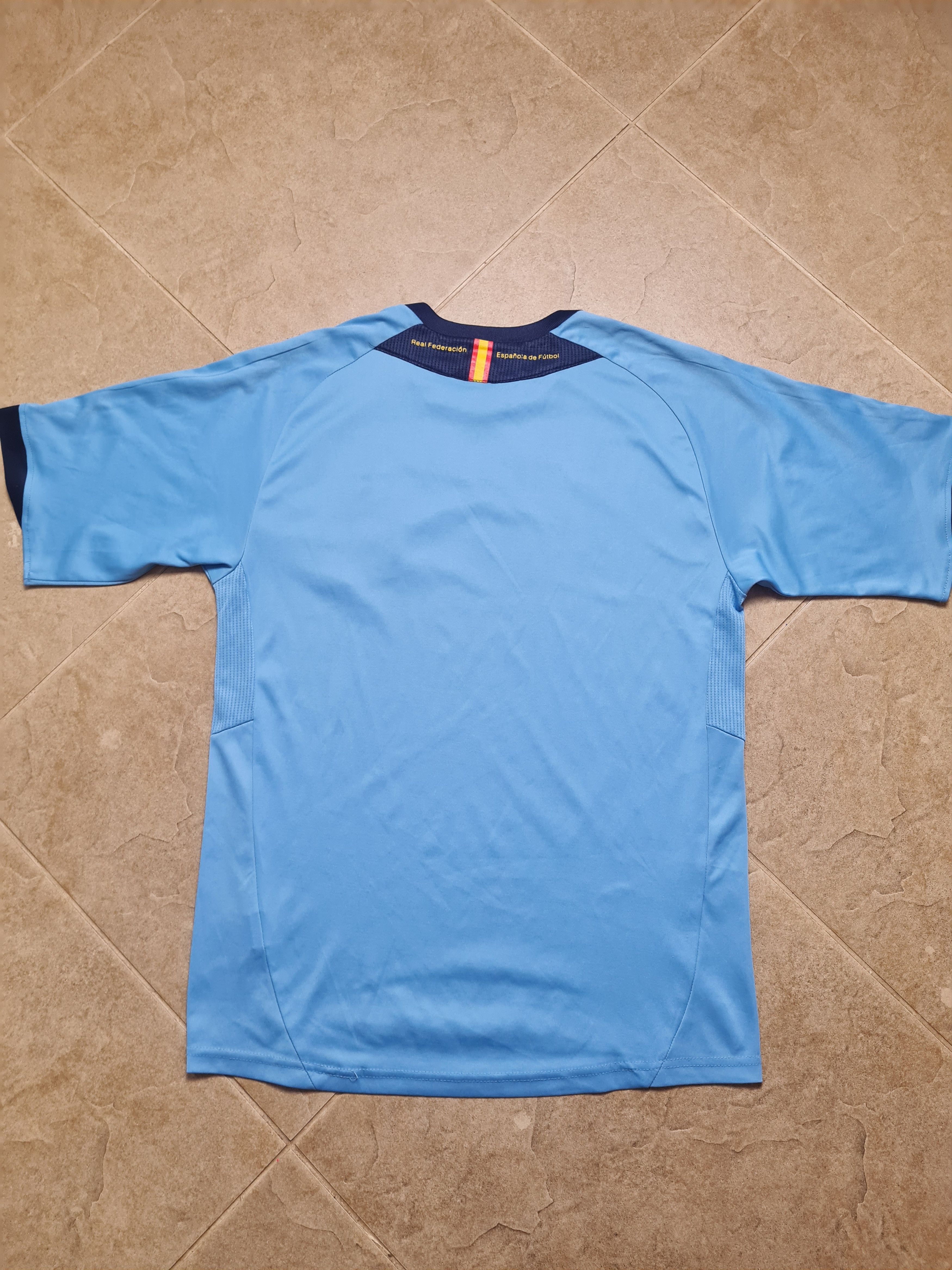 Other Rare Jersey 2008 Spain Espana Soccer Reversible Shirt Sz M-L Size US M / EU 48-50 / 2 - 5 Thumbnail