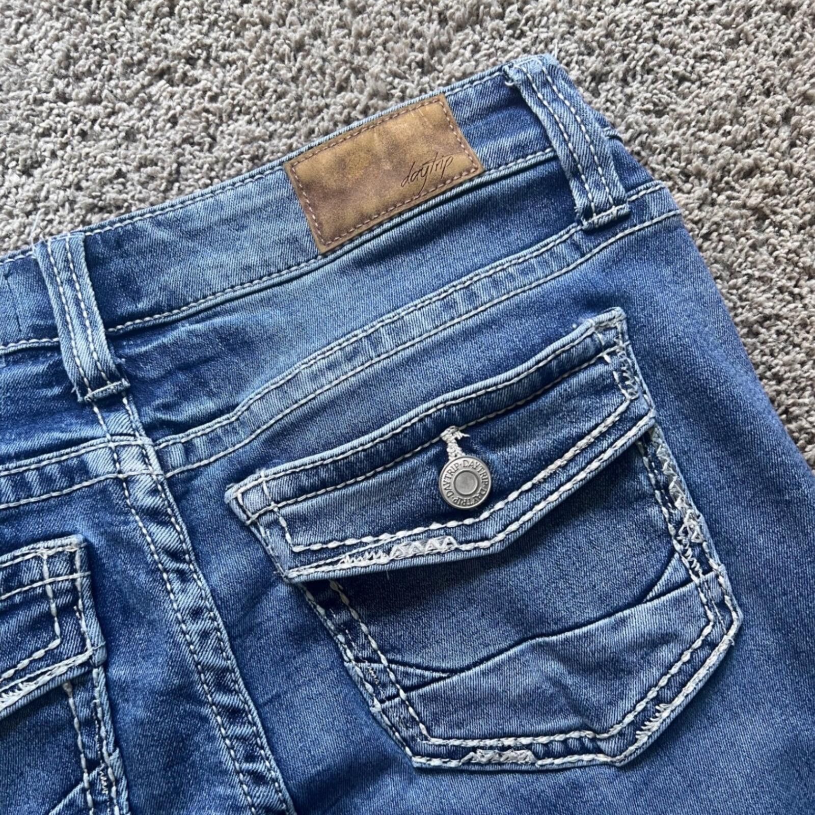 Other Daytrip Virgo Tailored Bootcut Jeans Women 29XL Blue Flap Size 29" - 1 Thumbnail