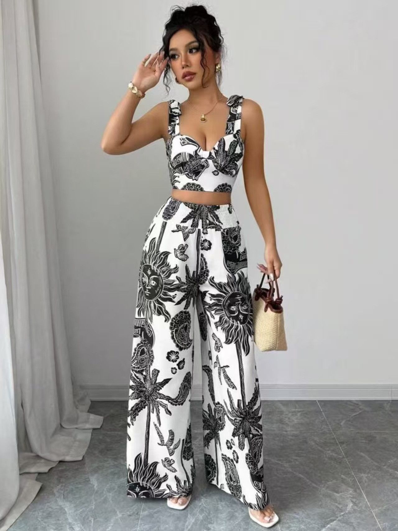 Other Sexy V-neck Strap Vest Loose Crop Top With Wide Leg Pants Size XL / US 12-14 / IT 48-50 - 1 Thumbnail