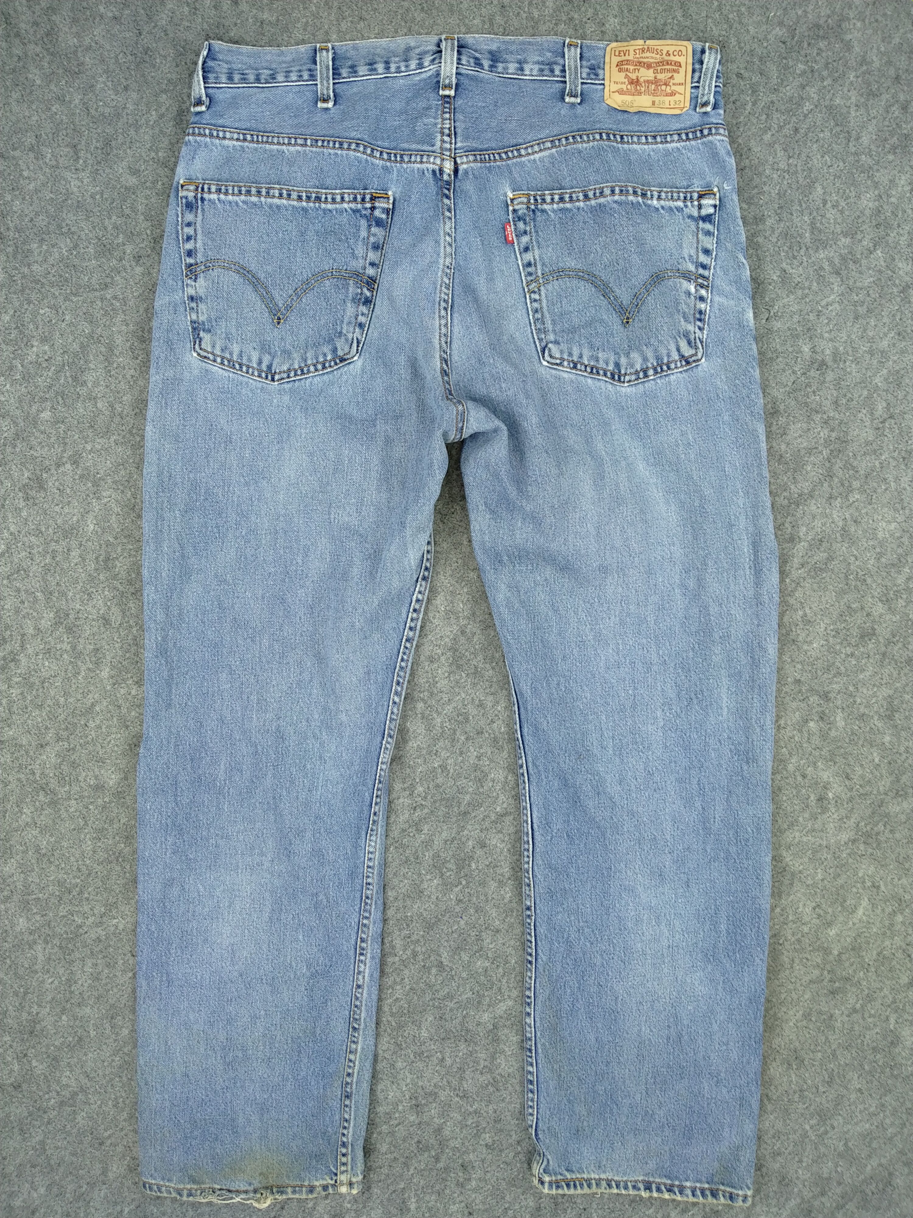 Levi's BlueVintage Levi's 505 Regular Fit Denim 37 x 31.5 -JN641 Size US 37 - 2 Thumbnail
