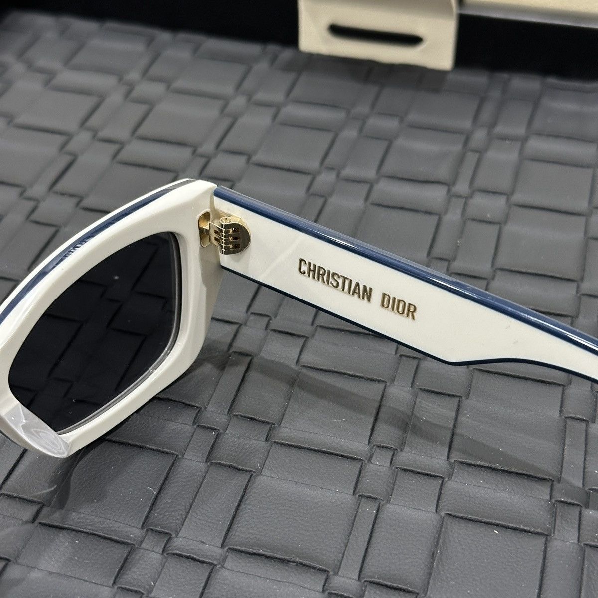 Dior DIOR DIORPACIFIC S2U 95A8 SUNGLASSES Size ONE SIZE - 5 Thumbnail