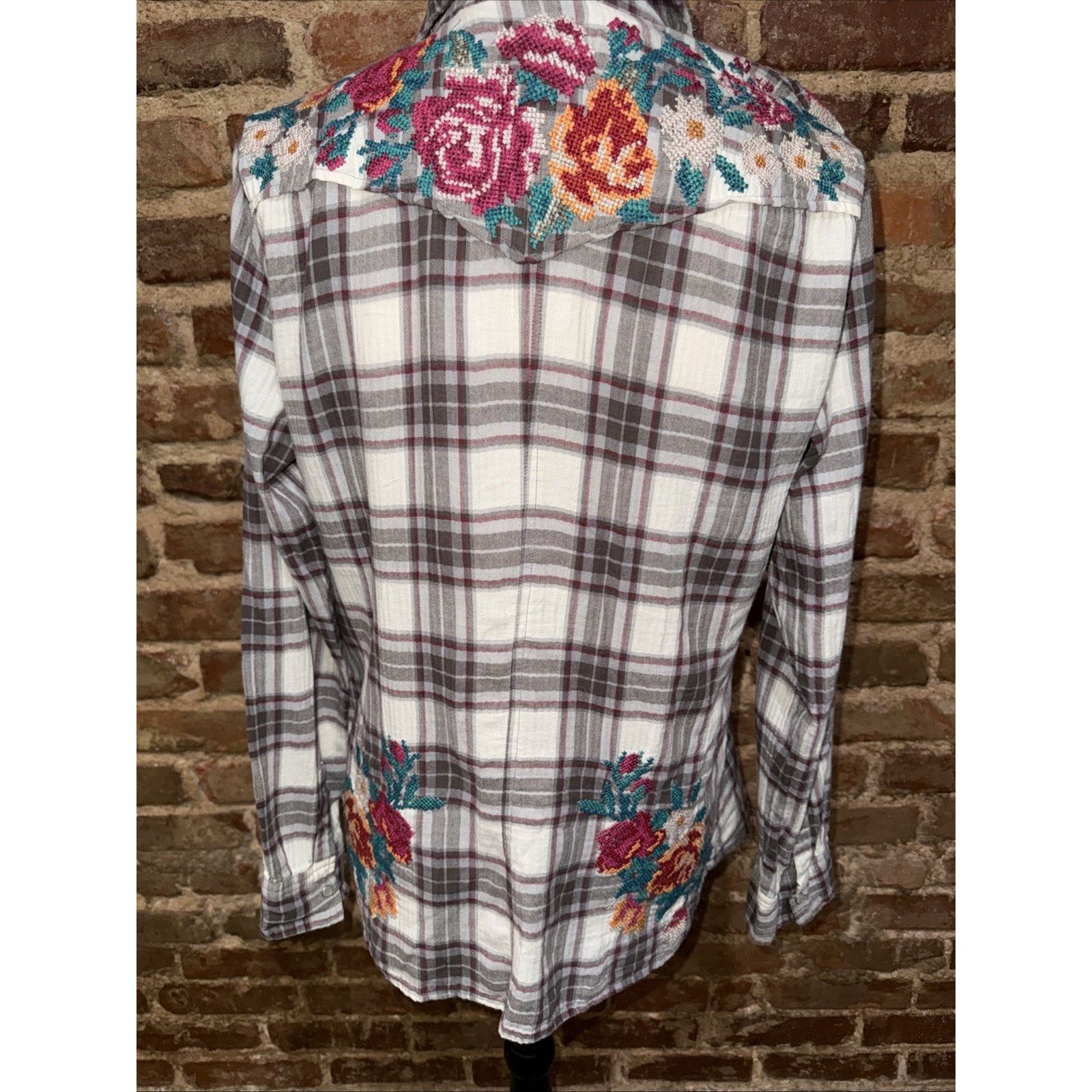Johnny Was Johnny Was Plaid Sz S Floral Rose Cross Stitch Western EUC Size M / US 6-8 / IT 42-44 - 3 Thumbnail