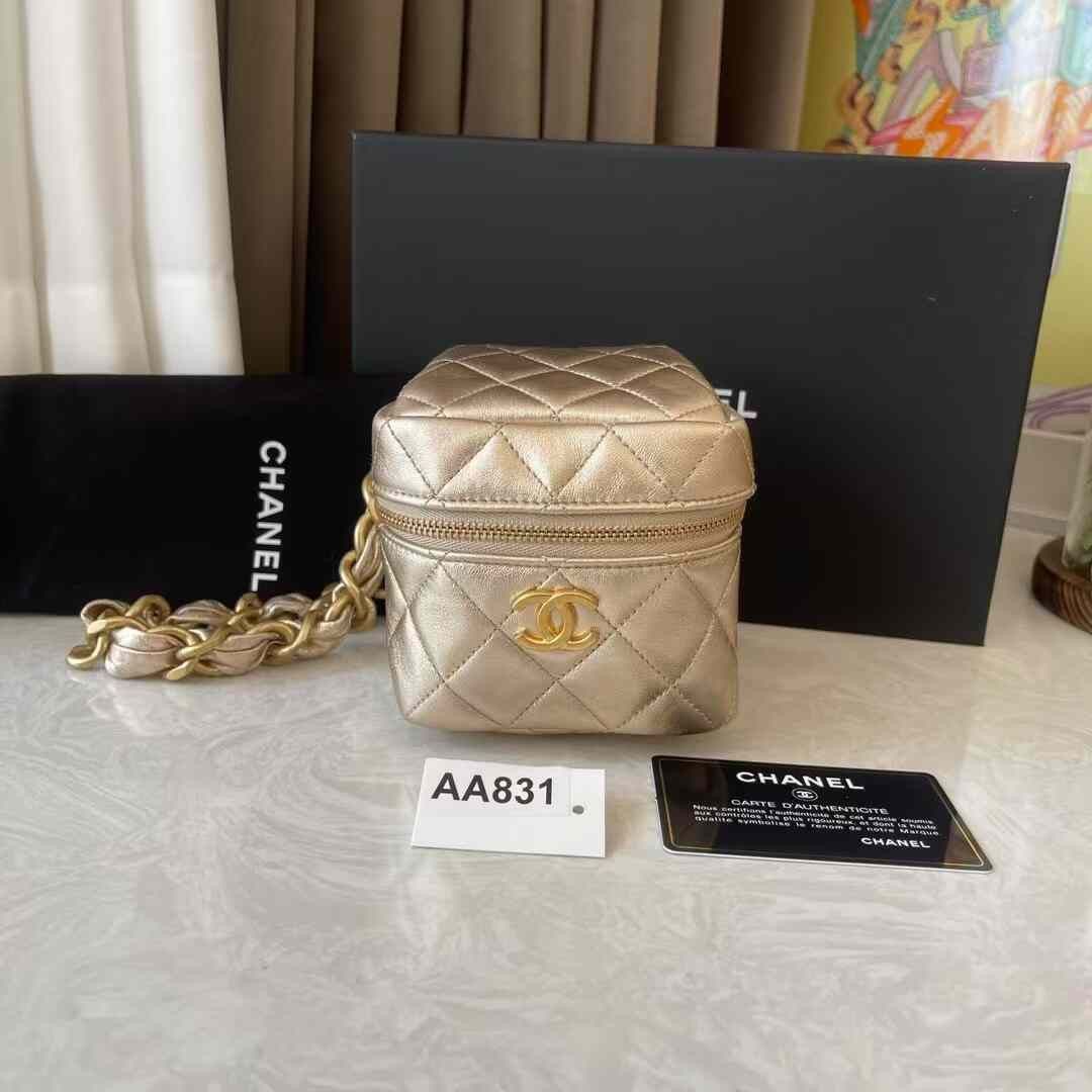 Chanel Pre-loved Bag Very good condition Size ONE SIZE - 1 Thumbnail