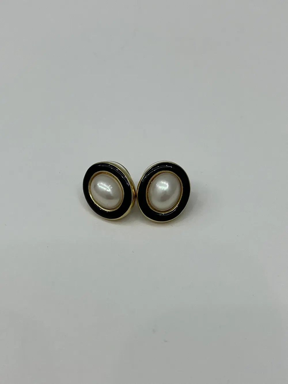 Christian Dior Monsieur Vintage Christian Dior Resin Pearls Earrings Size ONE SIZE - 2 Thumbnail