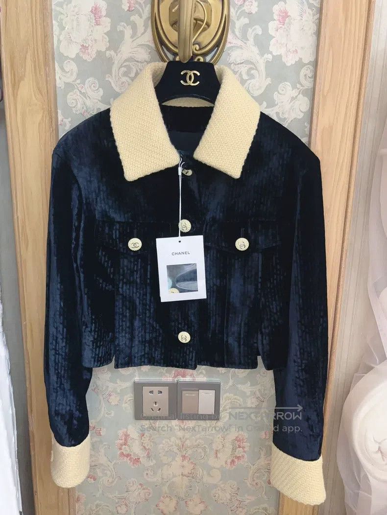 Chanel Chanel Velvet colour-blocked coat Size XS / US 0-2 / IT 36-38 - 1 Thumbnail