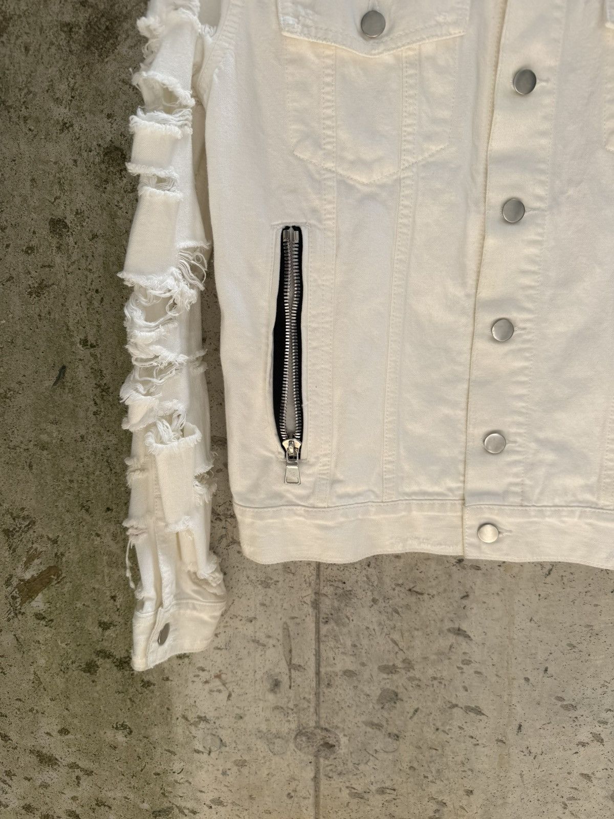 Balmain SS18 Balmain White Destroyed Denim Jacket Size US XS / EU 42 / 0 - 5 Thumbnail