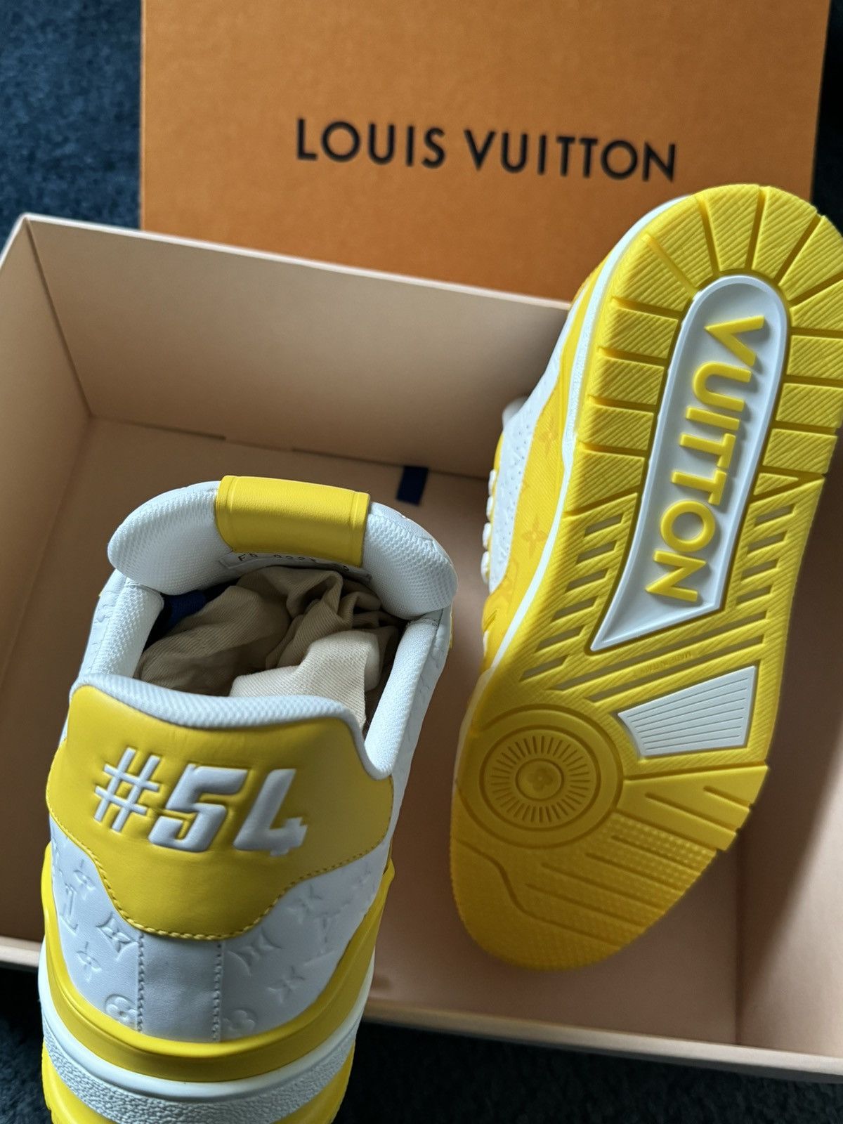 Louis Vuitton Louis Vuitton Trainer White Yellow Monogram Size US 10 / EU 43 - 21 Thumbnail