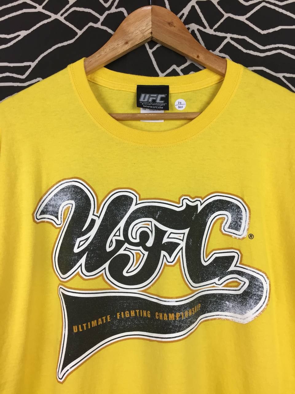 UFC × Vintage Ultimate Fighting Championship UFC Grafiti Logo Tee Size US XL / EU 56 / 4 - 3 Thumbnail