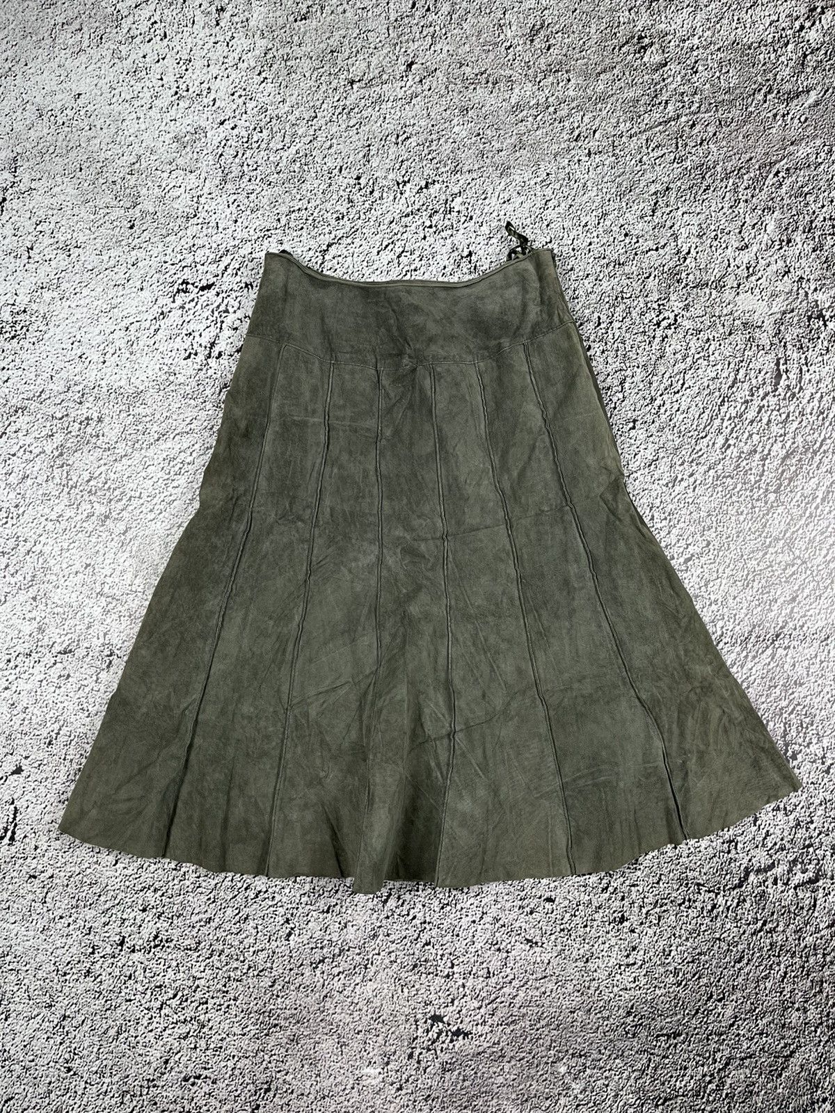 Leather Vintage Y2K Leather Olive Suede Pleated Skirt AvantGarde Size 28" / US 6 / IT 42 - 1 Thumbnail