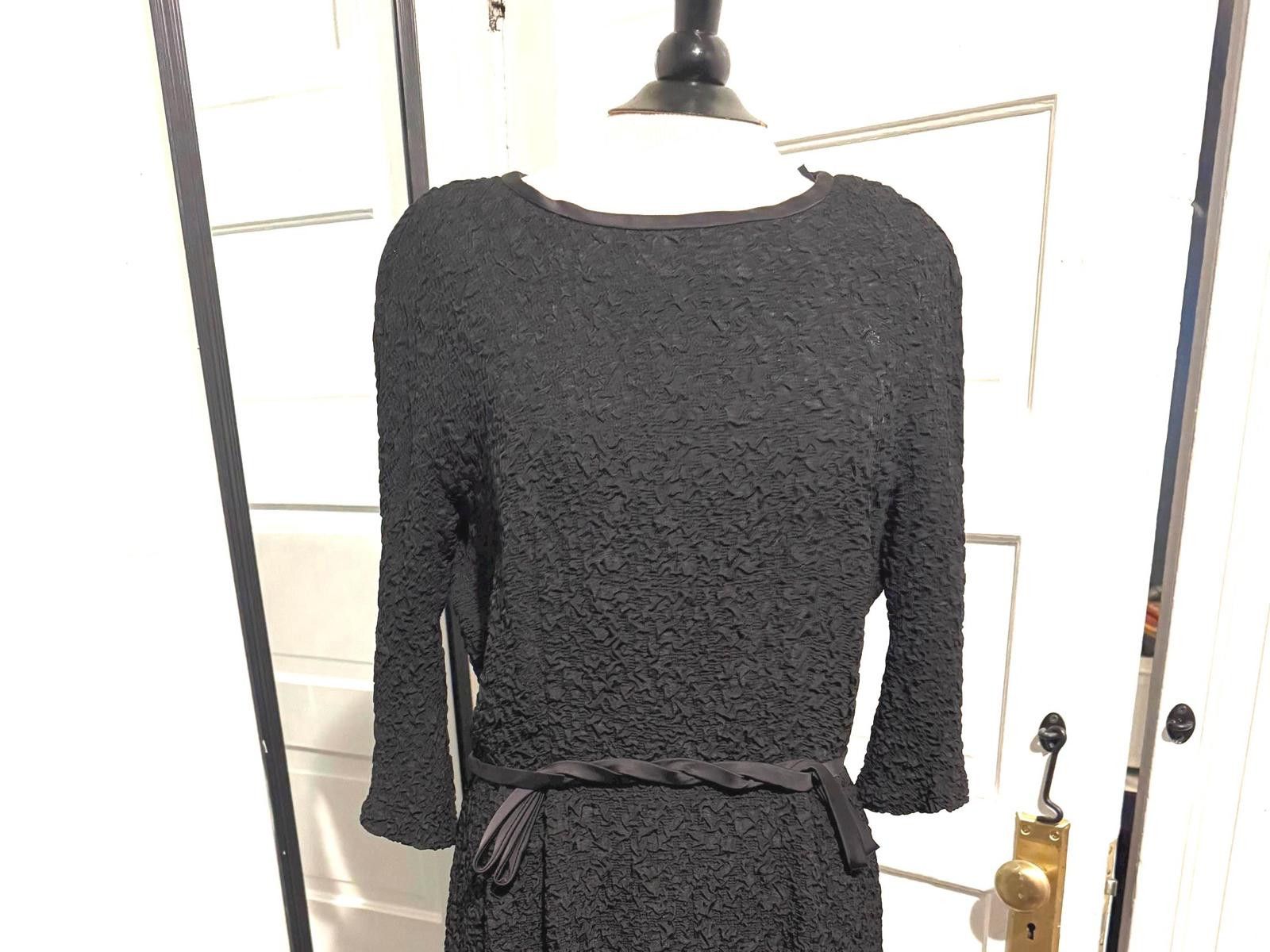 Designer True Vintage 1950s Elegant Black Textured Dress P2P 21” w33” Size L / US 10 / IT 46 - 1 Thumbnail