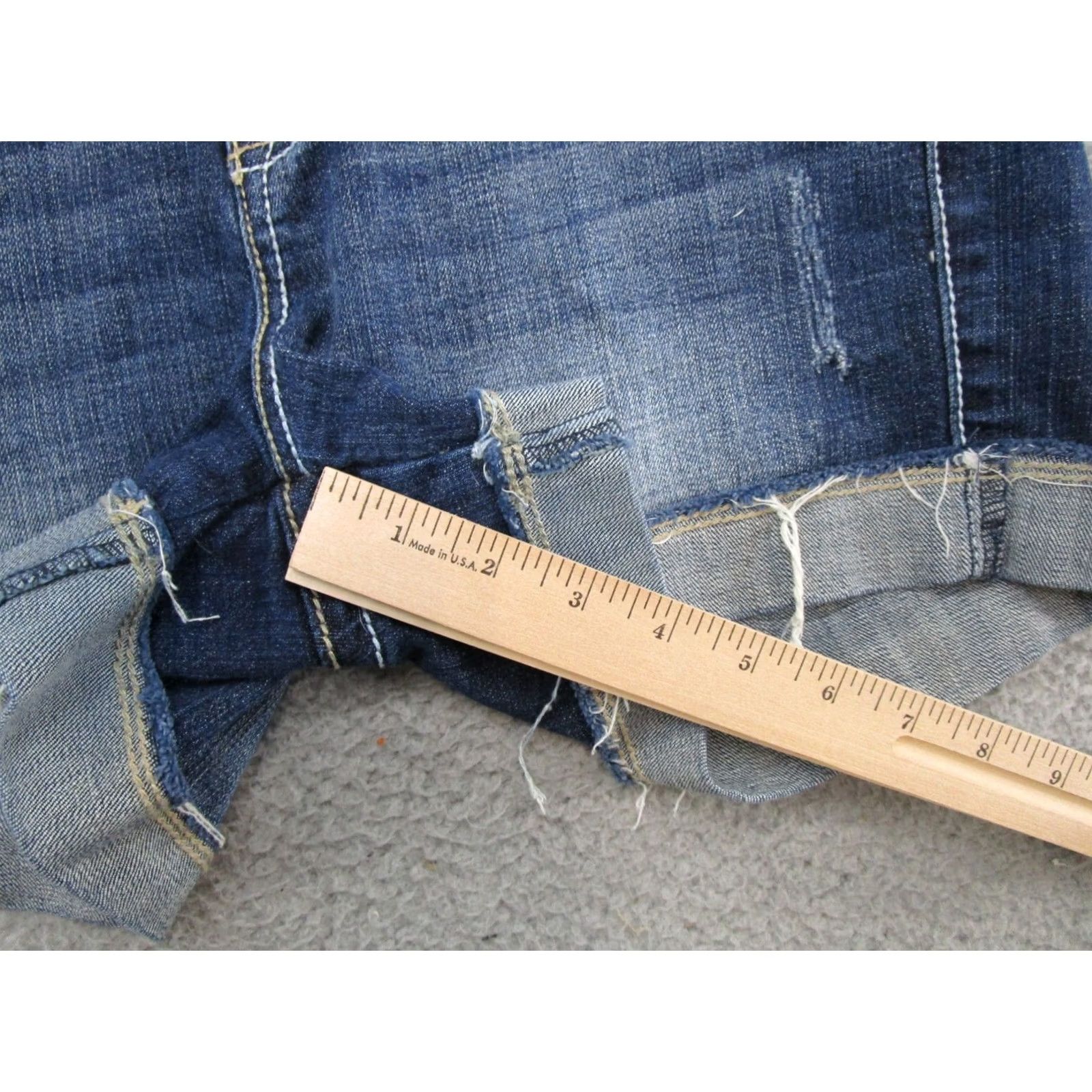 Vintage Maurices Mid Rise Denim Cuffed Shorts Womens 10 Blue Cotton Spandex Regular Denim Y2K Vintage No Stitch Classic 9/10 Styles Womens Size 32" / US 10 / IT 46 - 5 Thumbnail
