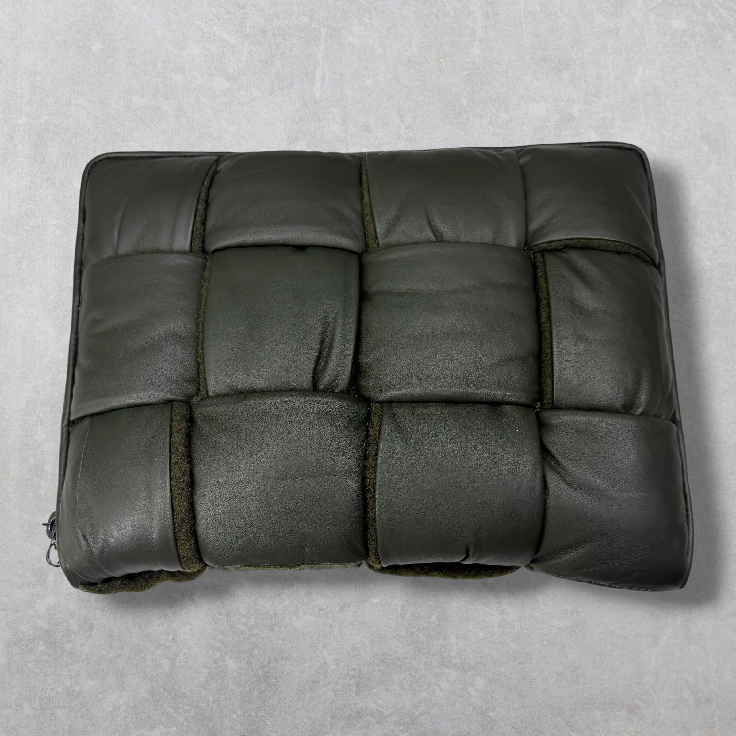 Bottega Veneta Bottega Veneta Maxi Padded Intrecciato Pouch Size ONE SIZE - 1 Thumbnail