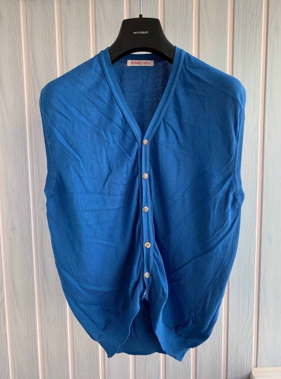 Romeo Gigli Romeo Gigli Man Blue Knit Cotton V-Neck Sleeveless Vest Size US M / EU 48-50 / 2 - 1 Thumbnail