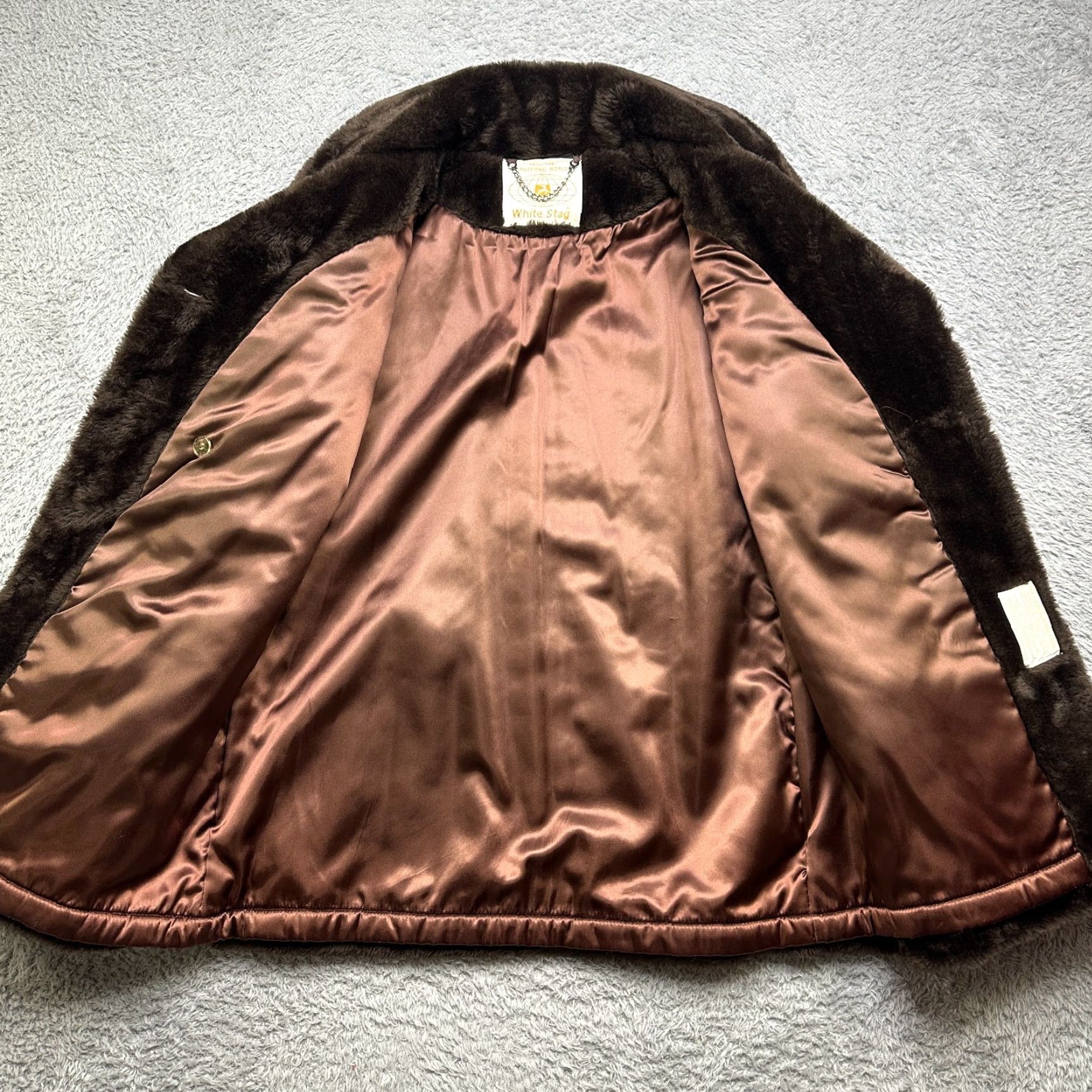 Vintage VINTAGE International World of White Stag Coat Womens S-M Dark Brown Faux Fur Double Breasted Jacket/Coat with Pockets Size S / US 4 / IT 40 - 4 Thumbnail