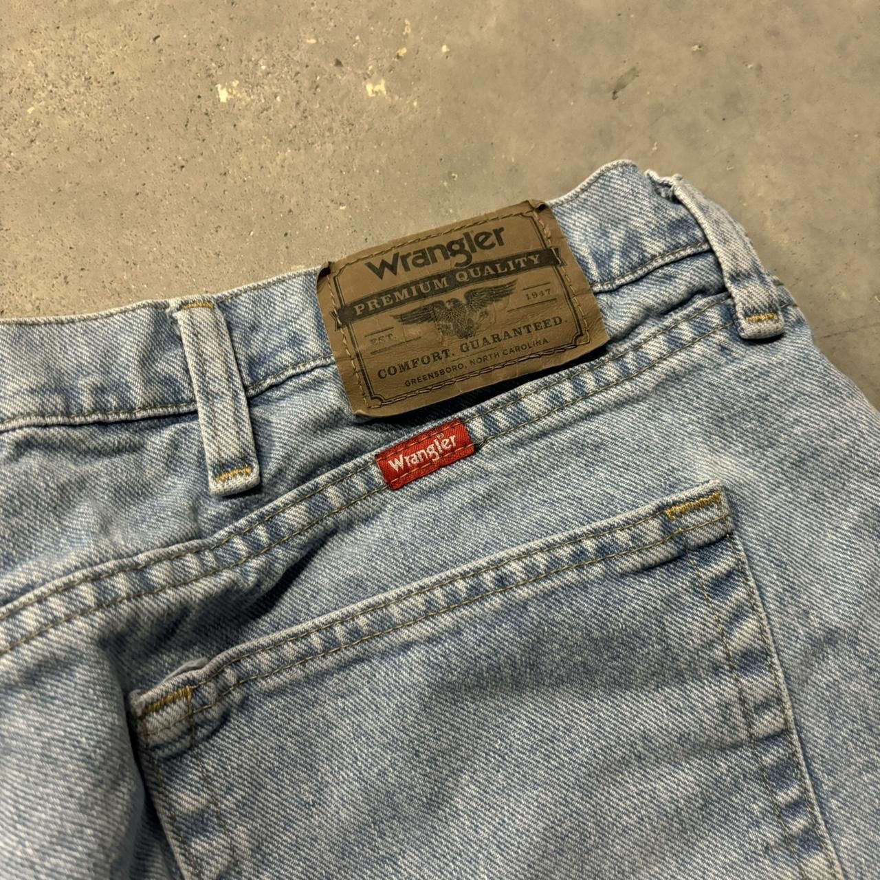 Japanese Brand × Vintage Crazy Vintage Y2K/2000s Light Wash Skater Denim Essential Jean Shorts Jorts! Size US 40 / EU 56 - 4 Thumbnail