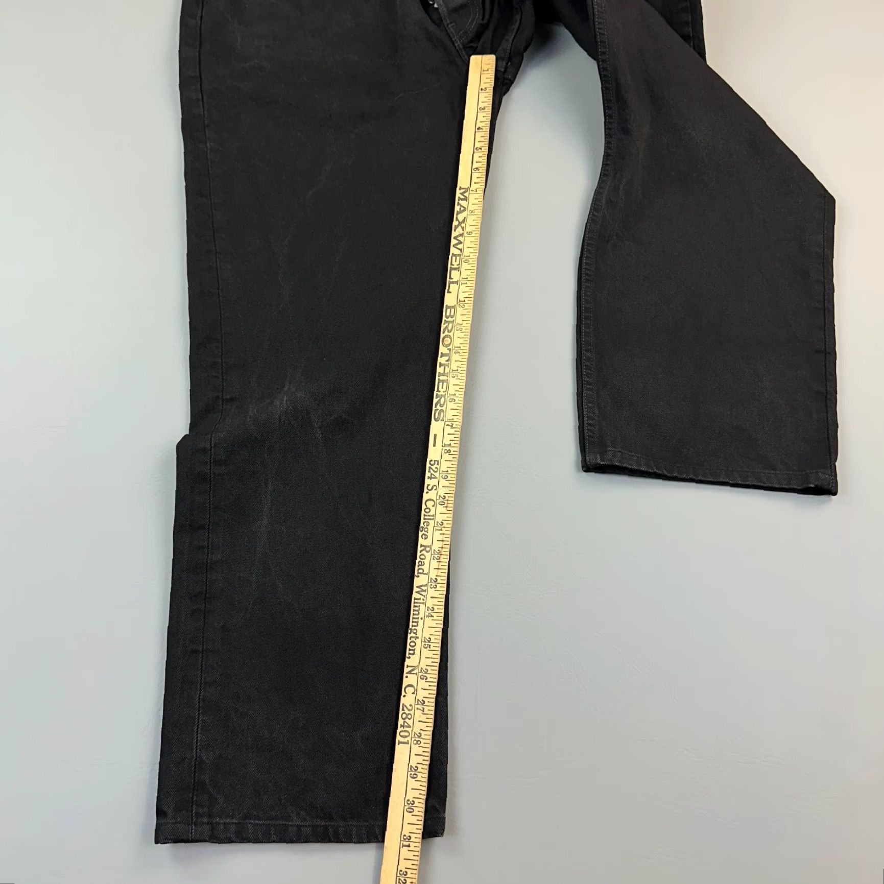 Levi's VINTAGE Levi's 501 Jeans Mens 40x32 Black Straight Fit Button Fly USA Made Size US 40 / EU 56 - 2 Thumbnail