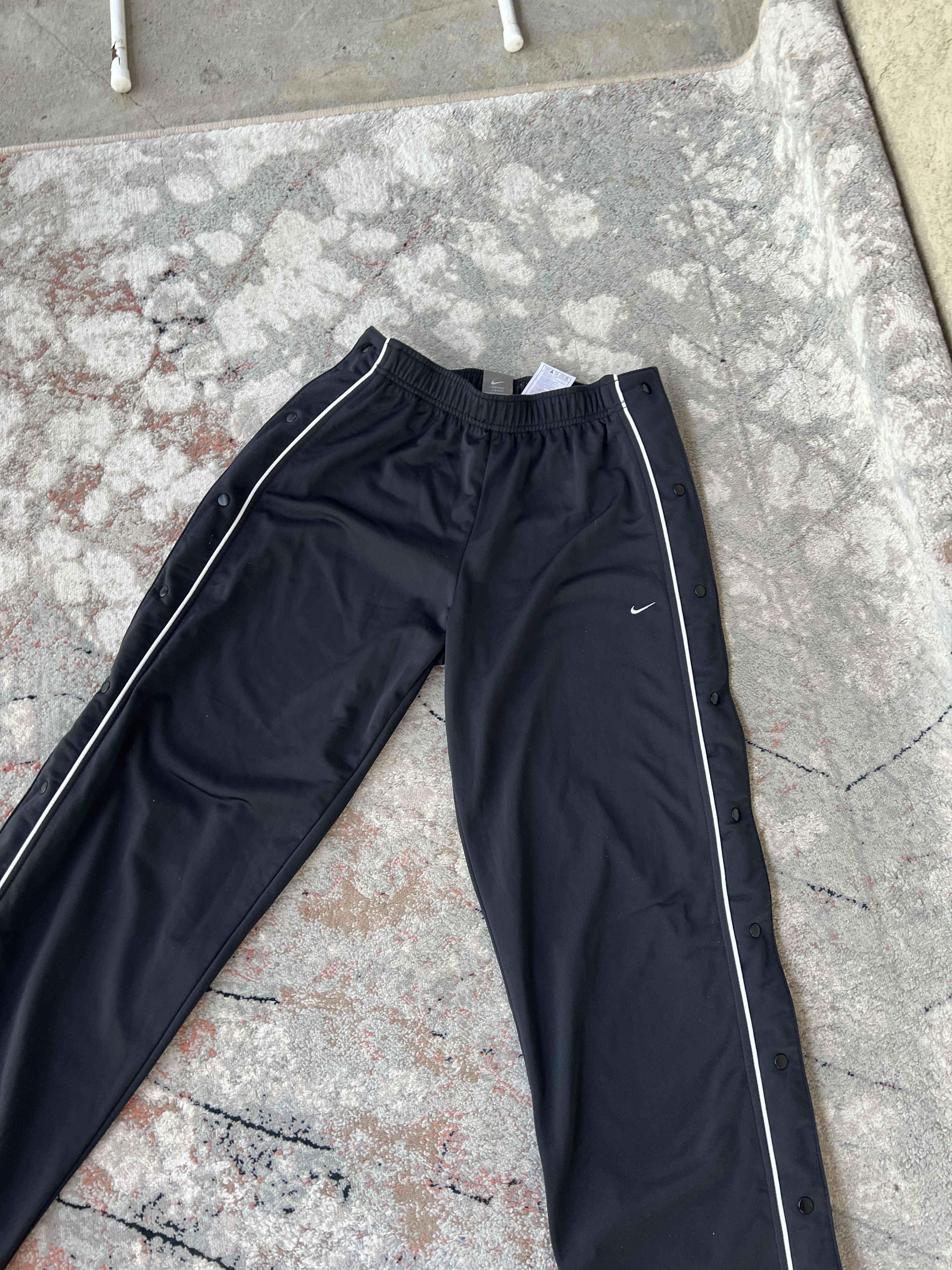 Nike Nike Vintage Sweatpants Size US 30 / EU 46 - 2 Thumbnail