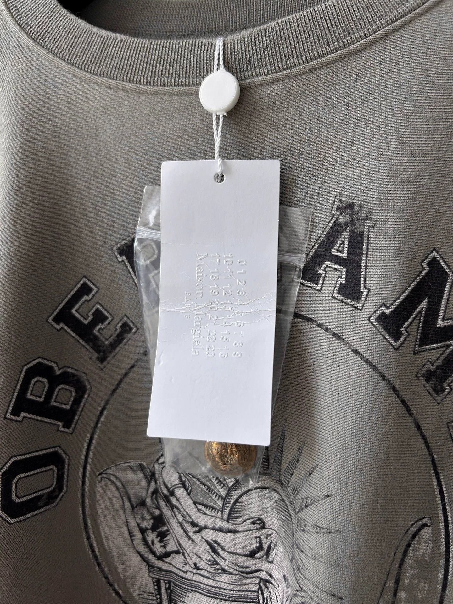 Maison Margiela Maison Margiela S/S17 Retro Print Deconstructed Sweatshirts Size XS / US 0-2 / IT 36-38 - 4 Thumbnail