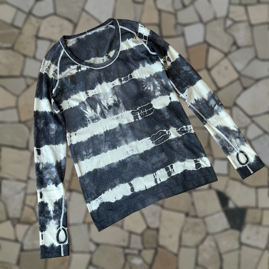 Lululemon Lululemon Swiftly Tech Crew Top Long Sleeve Women’s 8 Black/White Athletic Shirt/Nylon Polyester Blend Breathable Lightweight Size M / US 6-8 / IT 42-44 - 1 Thumbnail
