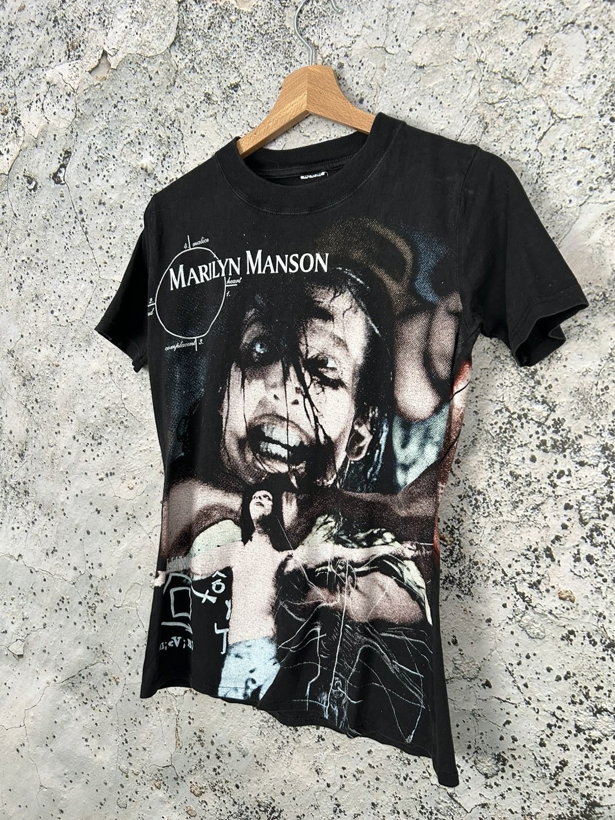 Band Tees Vintage Marilyn Manson Rock Band Tee Metal Horror Avantgarde Size US S / EU 44-46 / 1 - 3 Thumbnail