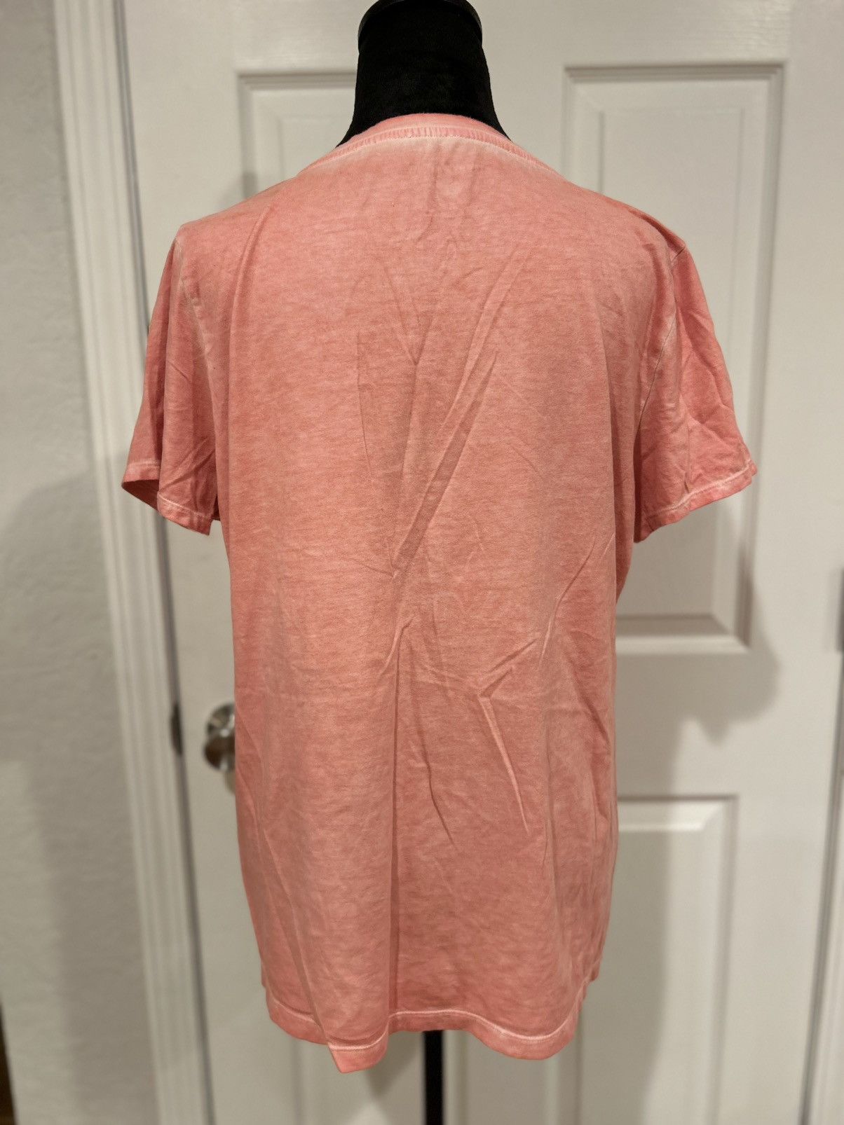 Tommy Hilfiger Tommy Hilfiger Casual Coral V-Neck Graphic T-Shirt Size XL Size XL / US 12-14 / IT 48-50 - 6 Thumbnail