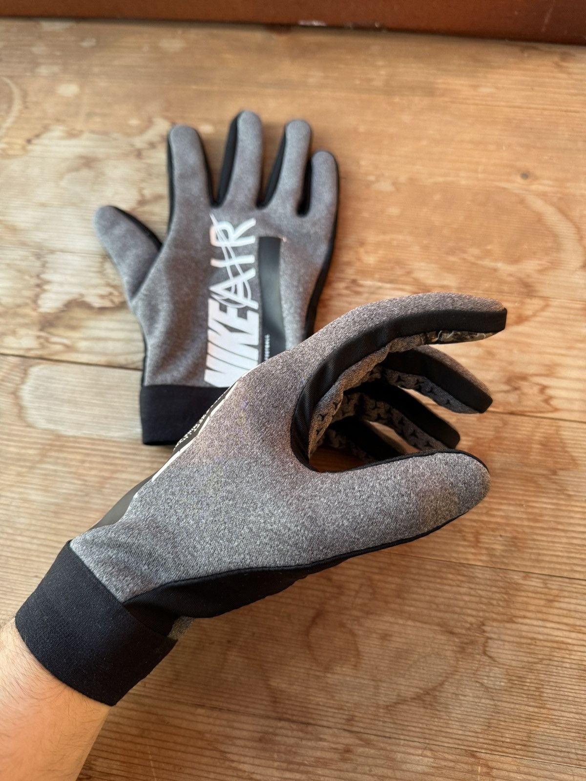 Nike Nike Air Sport Gloves Drill Y2K Style Hype Size ONE SIZE - 4 Thumbnail