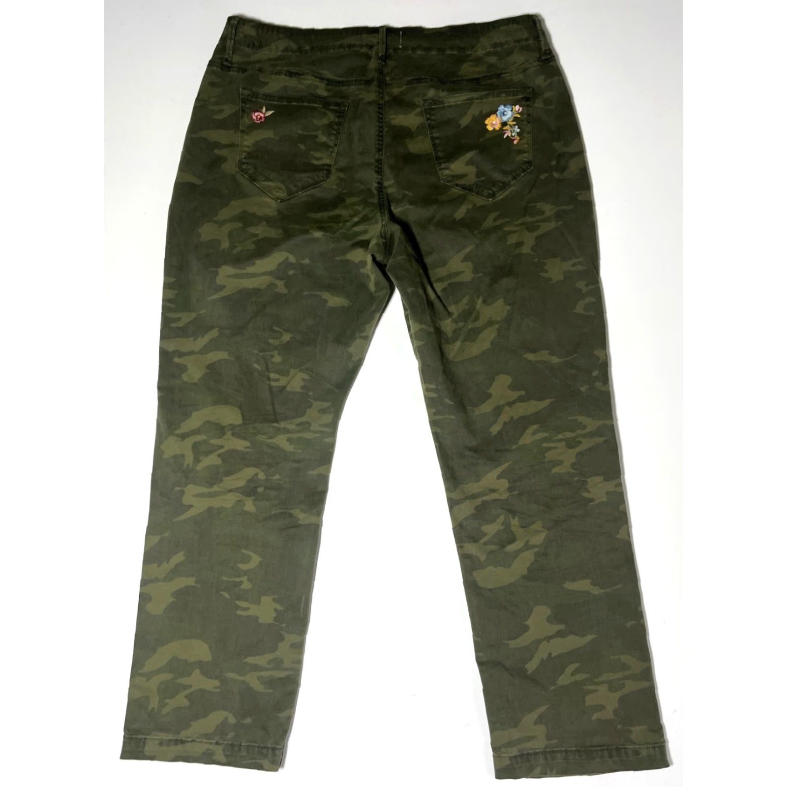 Vintage Driftwood Women's Tabitha Cropped Embroidered Camouflage Straight Leg Pants Size 30" / US 8 / IT 44 - 5 Thumbnail