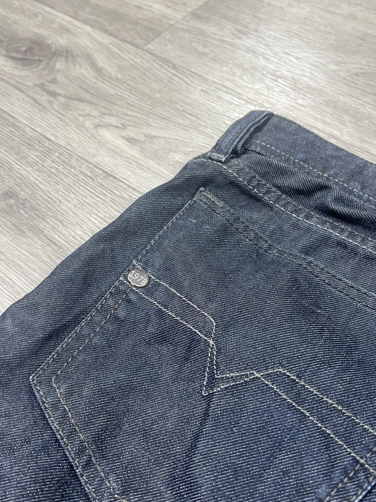 Diesel Vintage Diesel men’s regular straight jeans size 32/32 Size US 32 / EU 48 - 6 Thumbnail