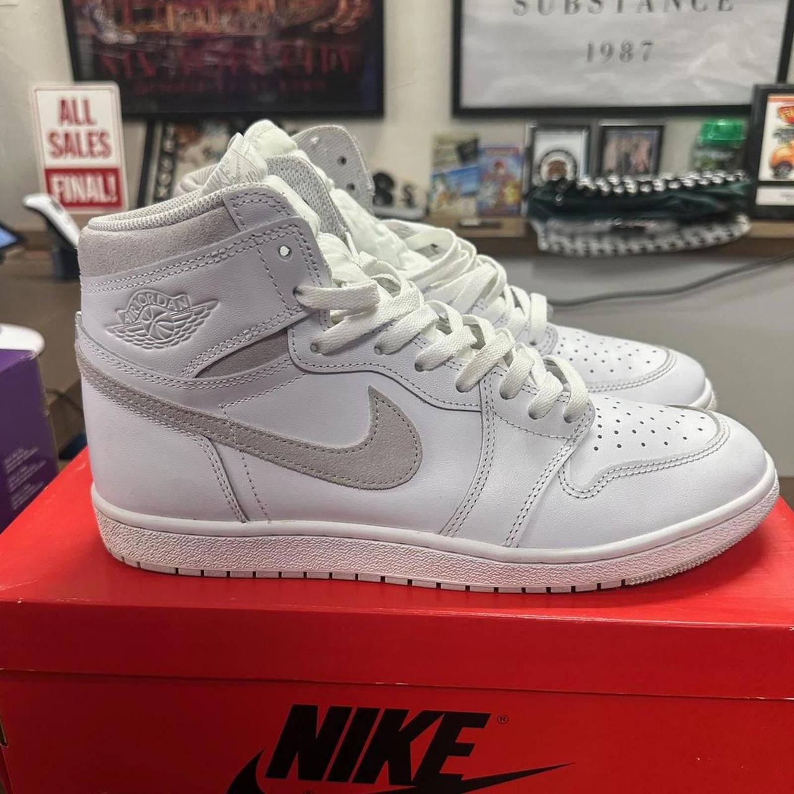 Nike Nike Neutral Grey Jordan 1 High Size US 11 / EU 44 - 1 Thumbnail