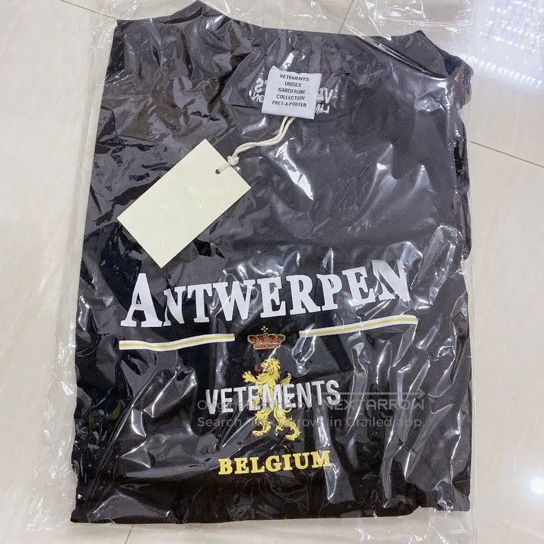 Vetements Vetements Long-Sleeve Embroidered Short L Size US L / EU 52-54 / 3 - 4 Thumbnail