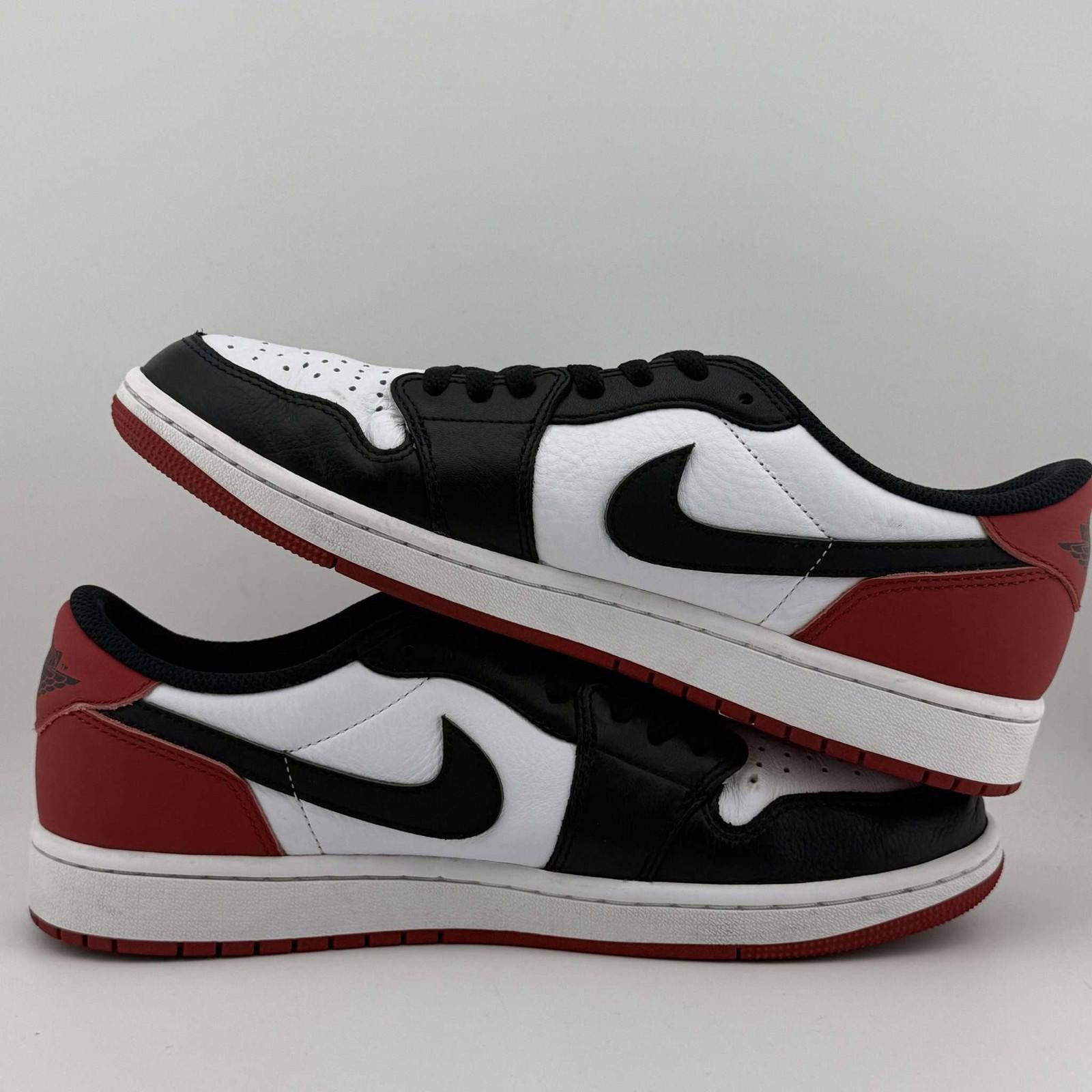 Nike Nike Air Jordan 1 Low Black Toe 9.5 Used OG Box Size US 9.5 / EU 42-43 - 7 Thumbnail