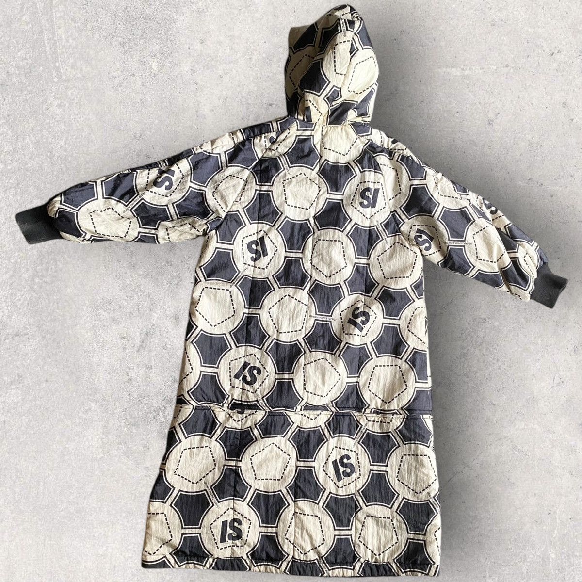 Issey Miyake × Tsumori Chisato × Vintage Vintage IS Sport Chisato Design Soccer Club Nylon Reversible Size US M / EU 48-50 / 2 - 7 Thumbnail
