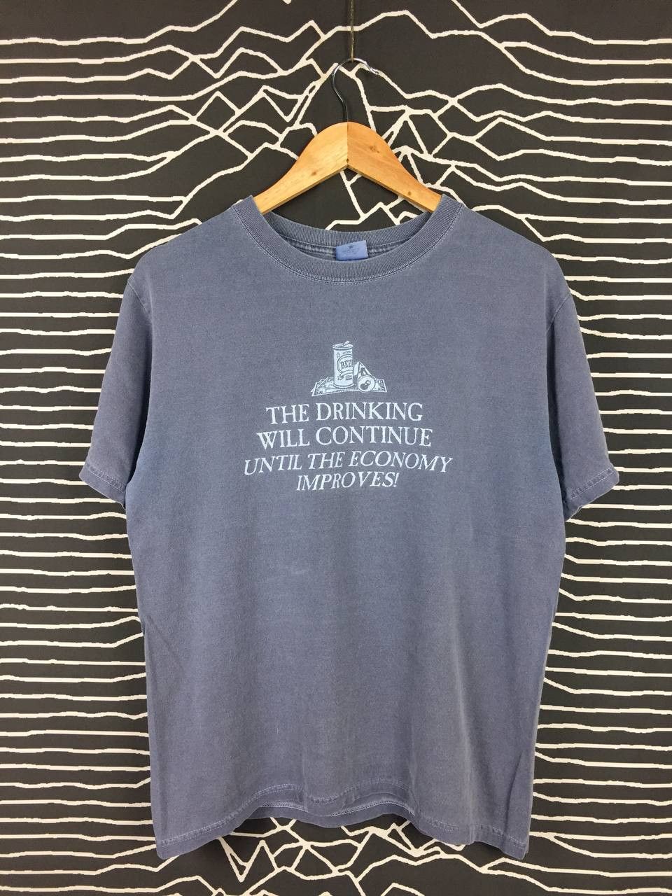 Vintage Vtg Drinking Will Continue Until Economy Improves Humor Tee Size US M / EU 48-50 / 2 - 2 Thumbnail