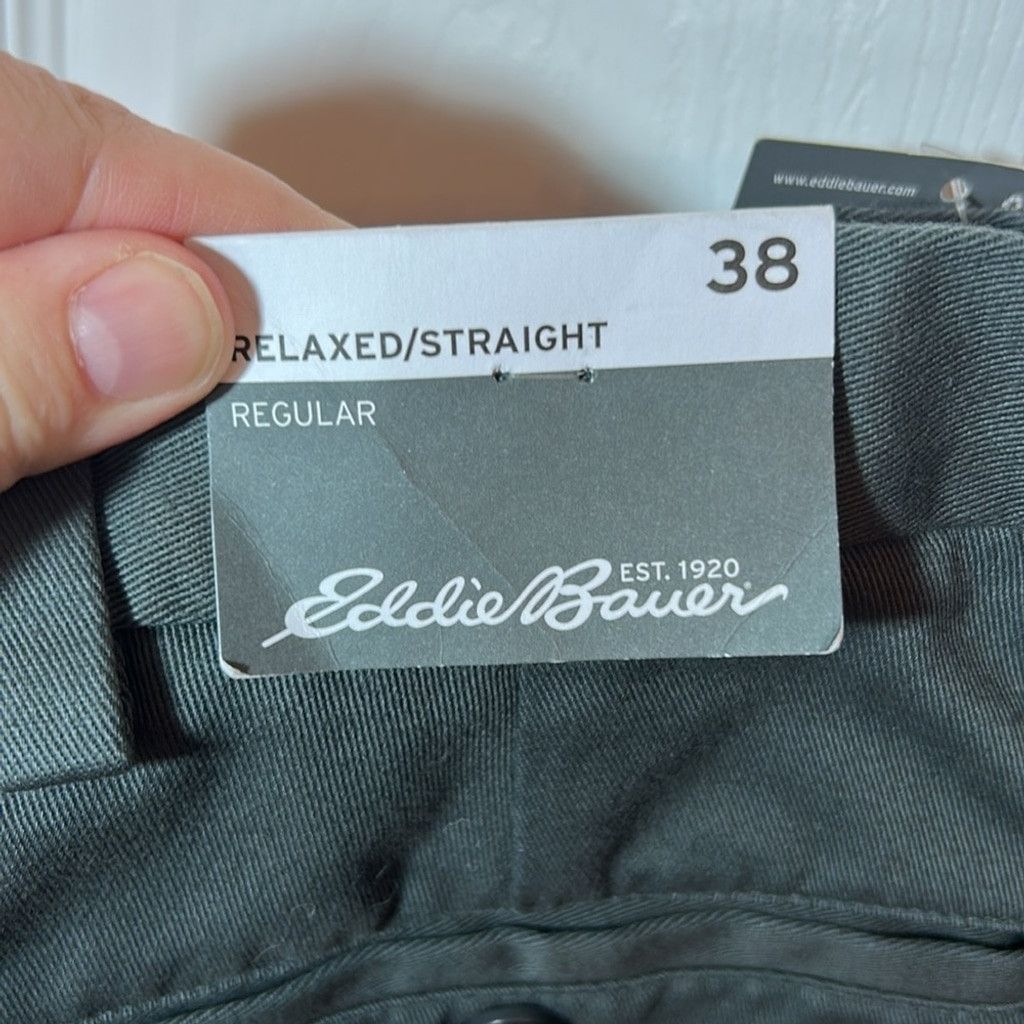 Eddie Bauer Eddie Bauer relaxed straight reg Chino Gray Pants sz 38 NWT Size US 38 / EU 54 - 6 Thumbnail