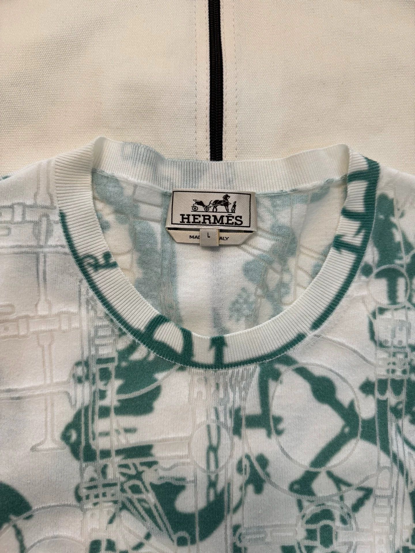 Hermes Hermes SS Polo L 3D carved iconic tech cotton Size US L / EU 52-54 / 3 - 3 Thumbnail