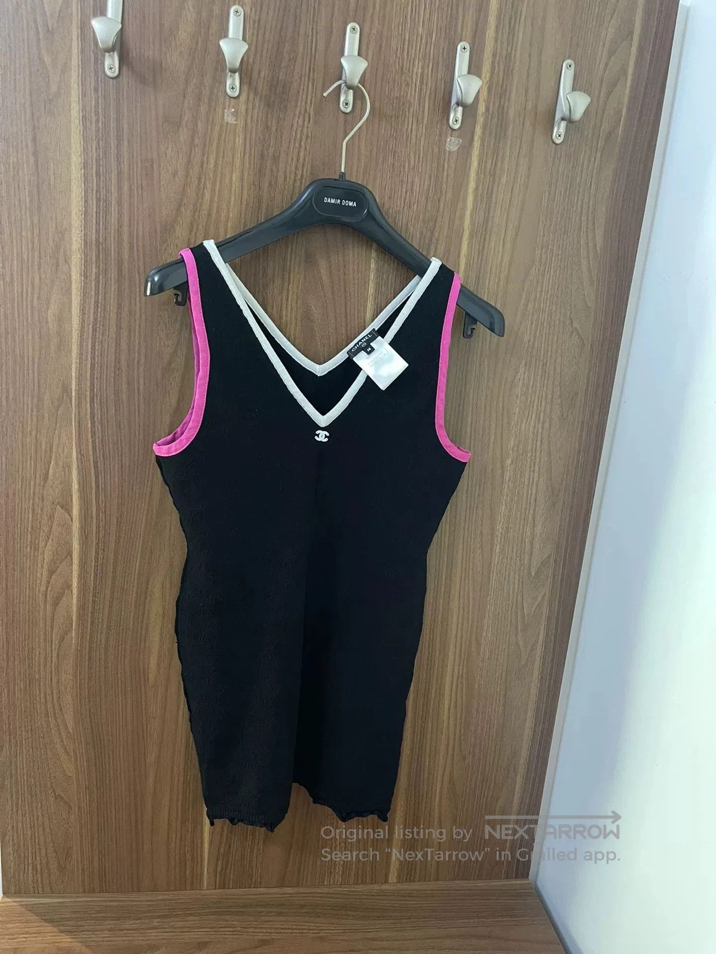 Chanel Chanel Black Top with Pink Trim. Size XS / US 0-2 / IT 36-38 - 1 Thumbnail