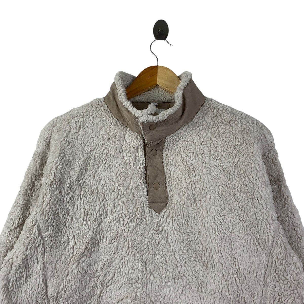 Uniqlo × White Mountaineering Uniqlo x White Mountaineering Beige Fleece Pullover Size US M / EU 48-50 / 2 - 2 Thumbnail
