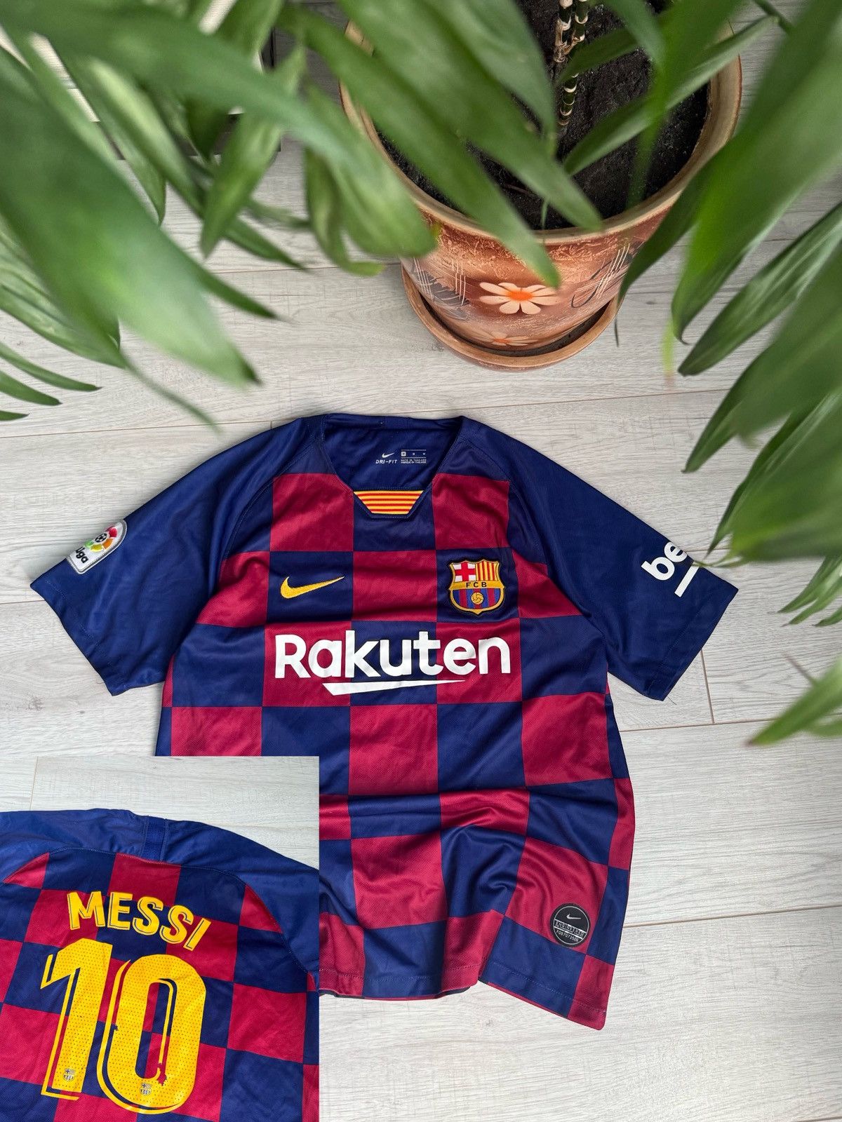 Hypebeast Soccer jersey Barcelona nike messi 10 shirt Size US M / EU 48-50 / 2 - 1 Thumbnail