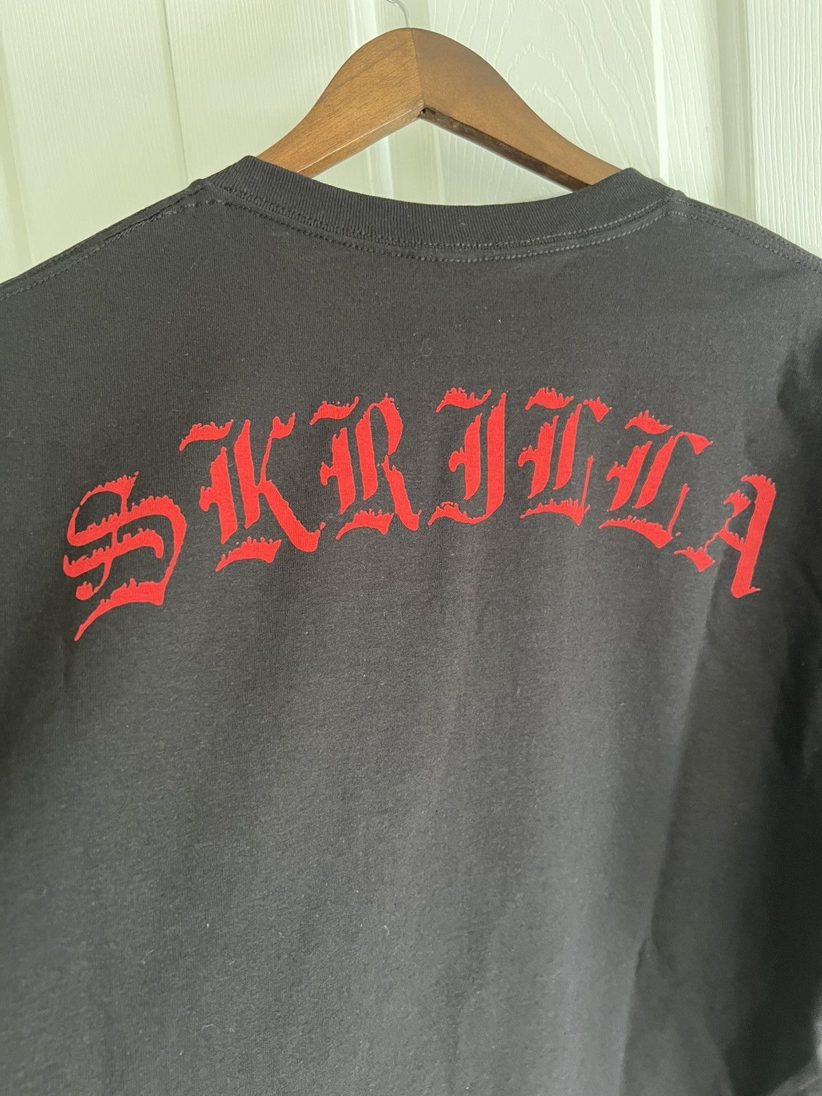 Band Tees Skrilla official concert merch tour T-shirt Size US XL / EU 56 / 4 - 6 Thumbnail