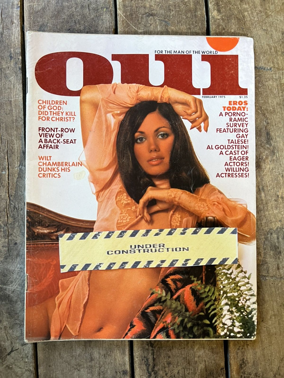 Vintage OUI Magazine “ For The Man of The World ” - February 1975 Size ONE SIZE - 1 Thumbnail
