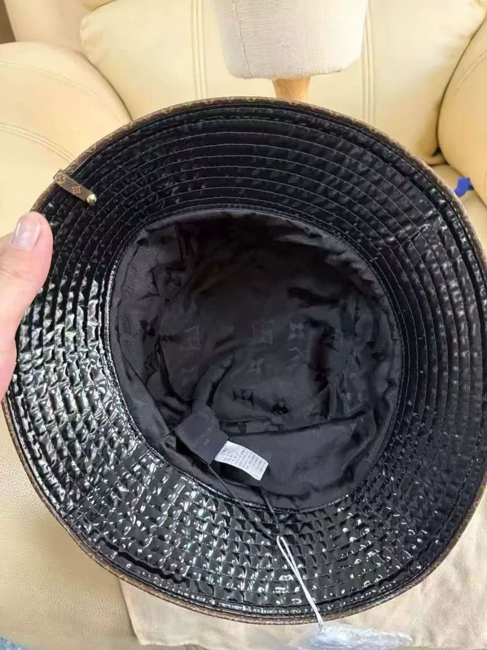 Louis Vuitton Louis Vuitton Black Monogram Bucket Hat Size US S / EU 44-46 / 1 - 3 Thumbnail